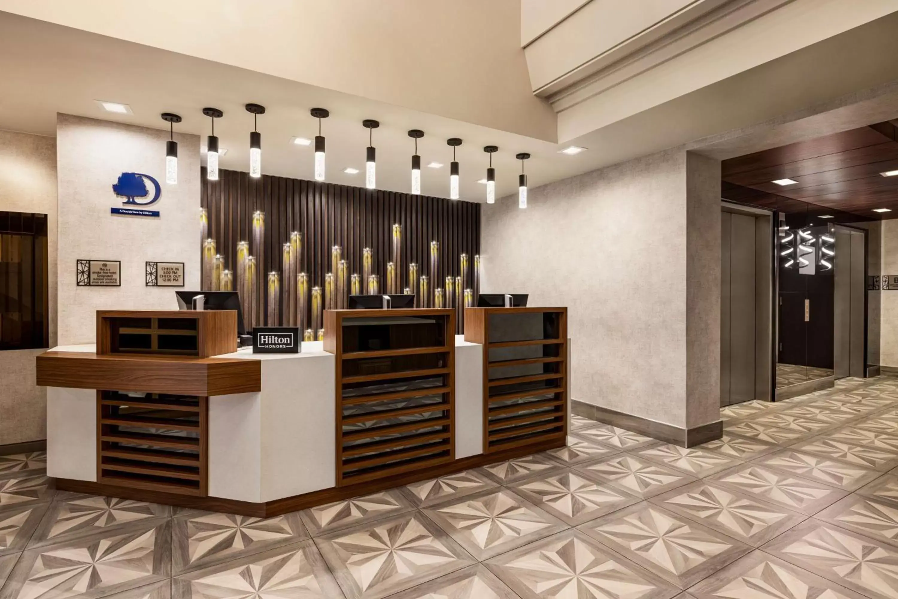 DoubleTree by Hilton New York Midtown Fifth Ave DoubleTree by Hilton New York Midtown Fifth Ave