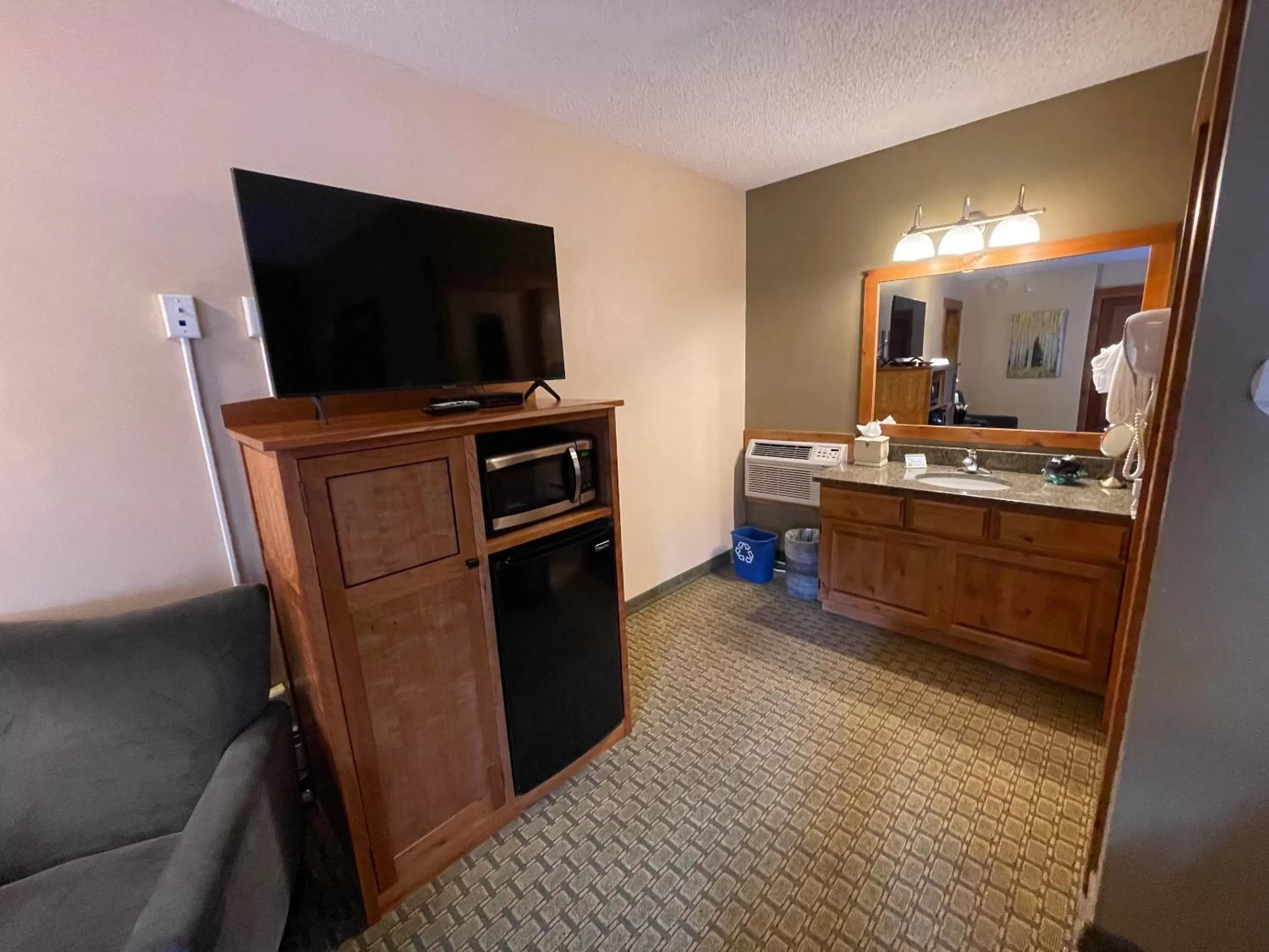 TV and multimedia in Silver Moon Inn