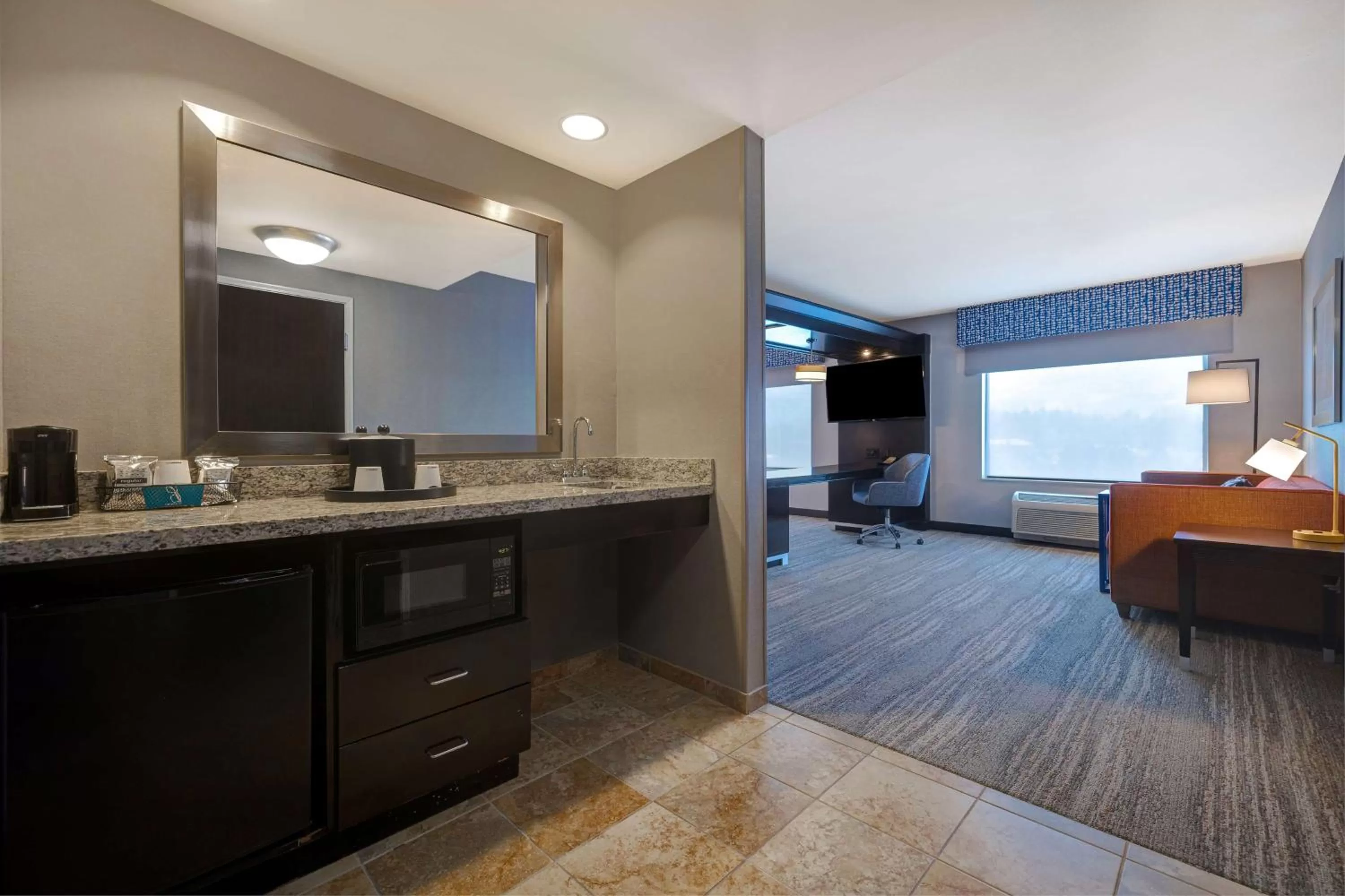 Photo of the whole room in Hampton Inn & Suites Seattle/Federal Way