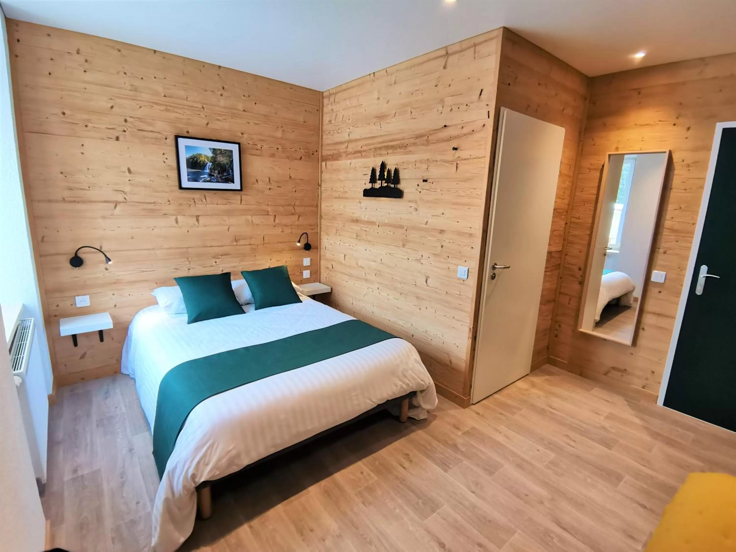 Photo of the whole room, Bed in Hotel Les Montagnards