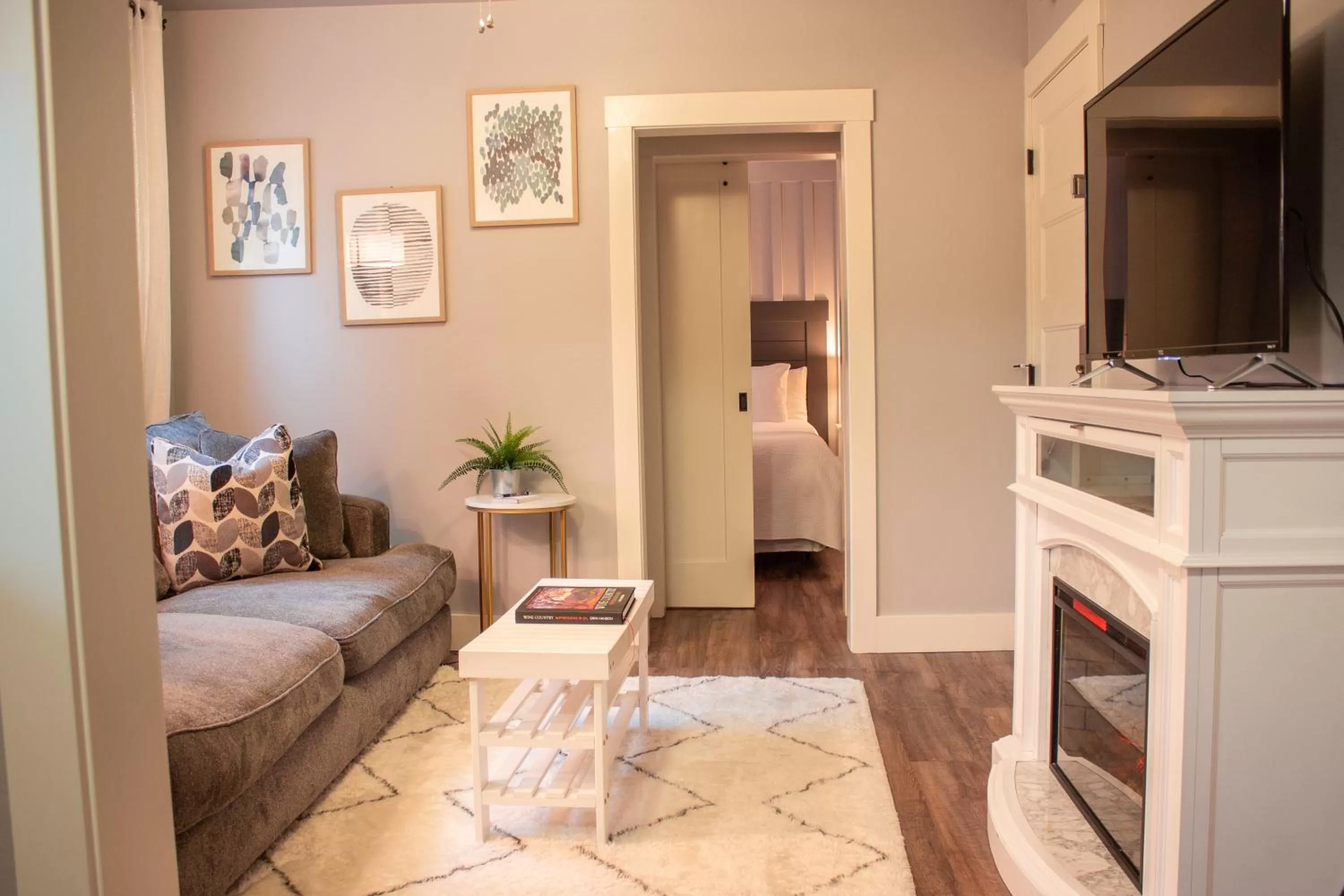 Living room, Seating Area in Douglas On Third