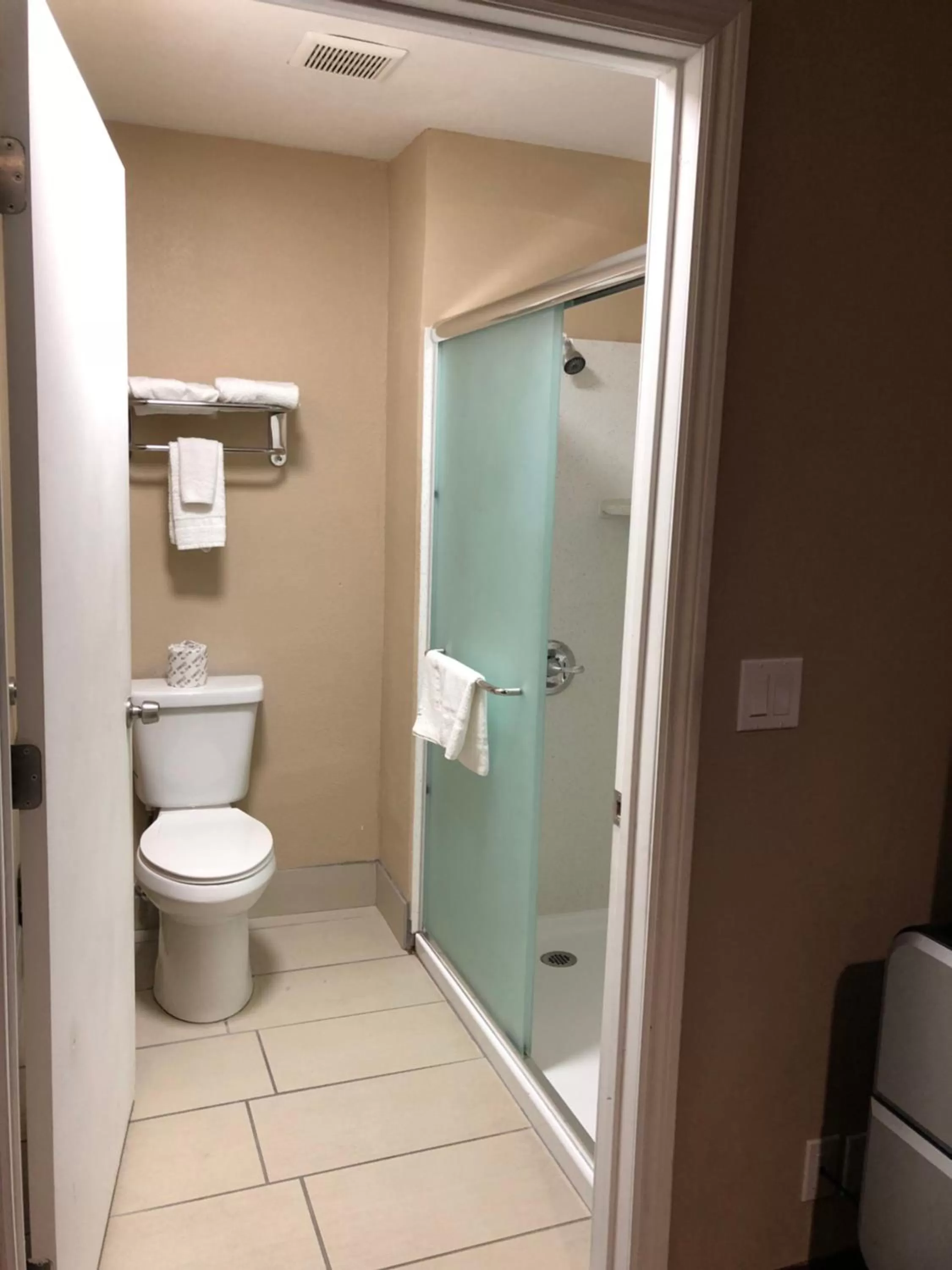 Bathroom in Casa Royal Inn