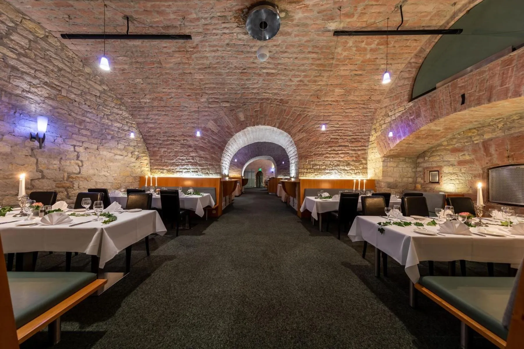 Restaurant/Places to Eat in Novotel Mainz