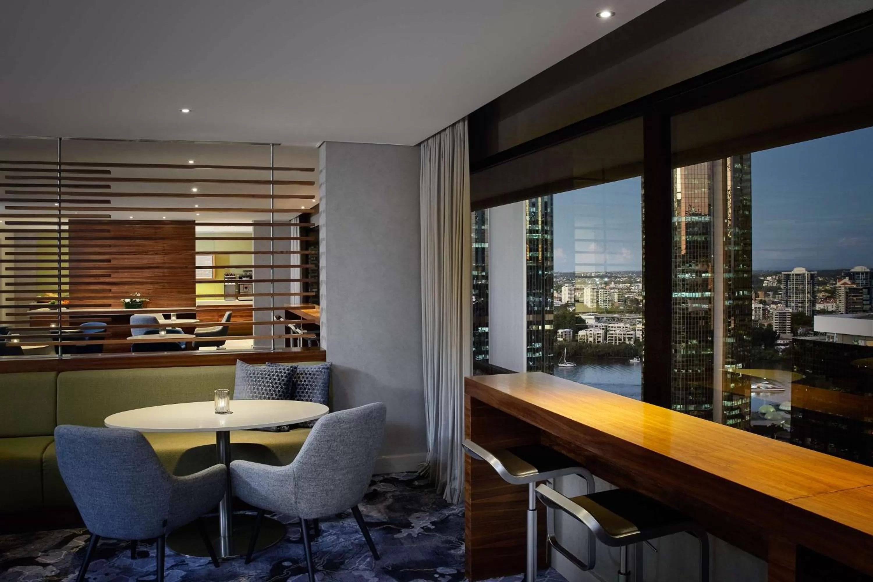 King Hilton Executive Room with Access to Executive Lounge in Hilton Brisbane
