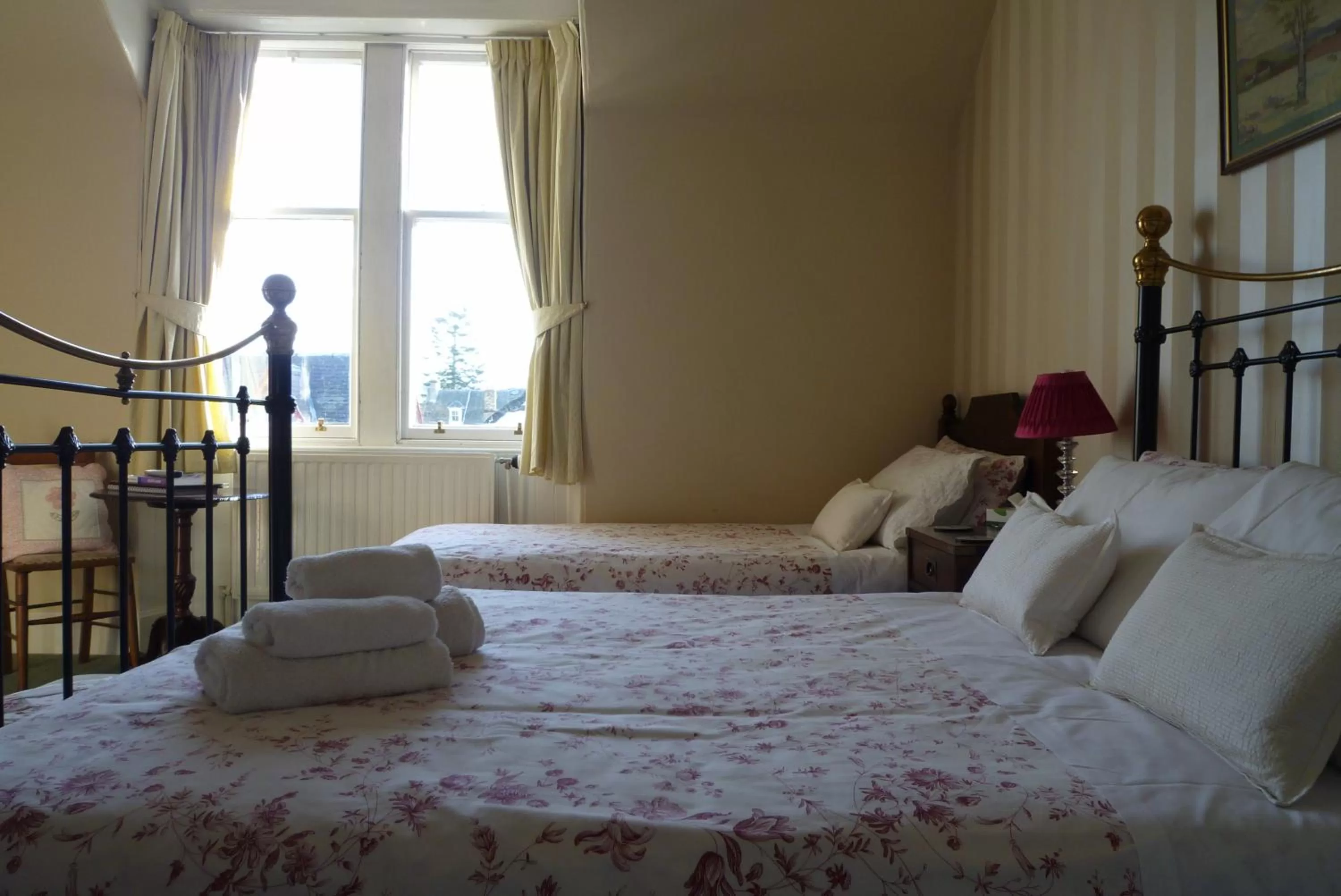 Bedroom, Bed in Dunallan Guest House