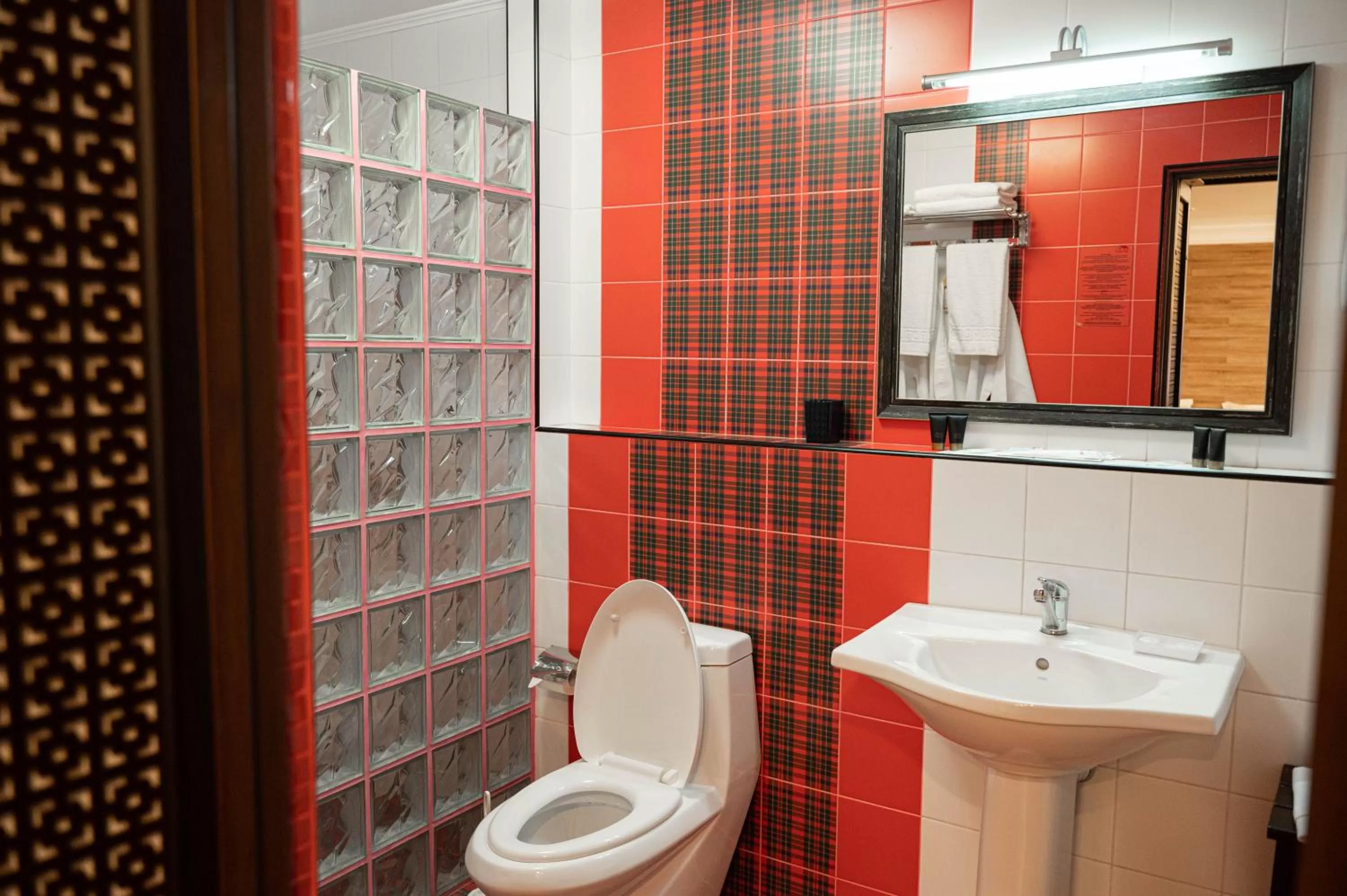 Toilet, Bathroom in UYUTNYY DOM