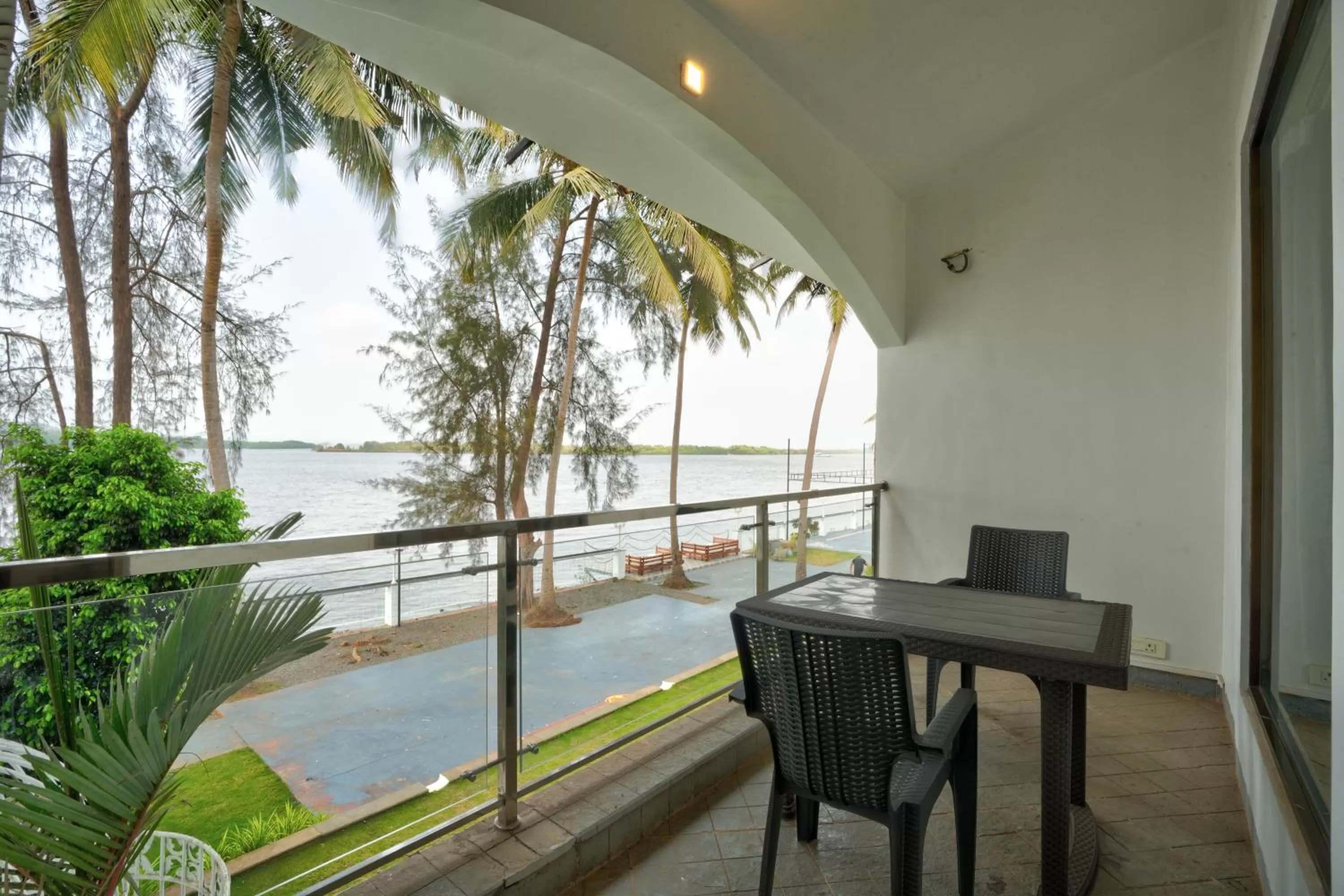 Balcony/Terrace in Blu Missel By The River