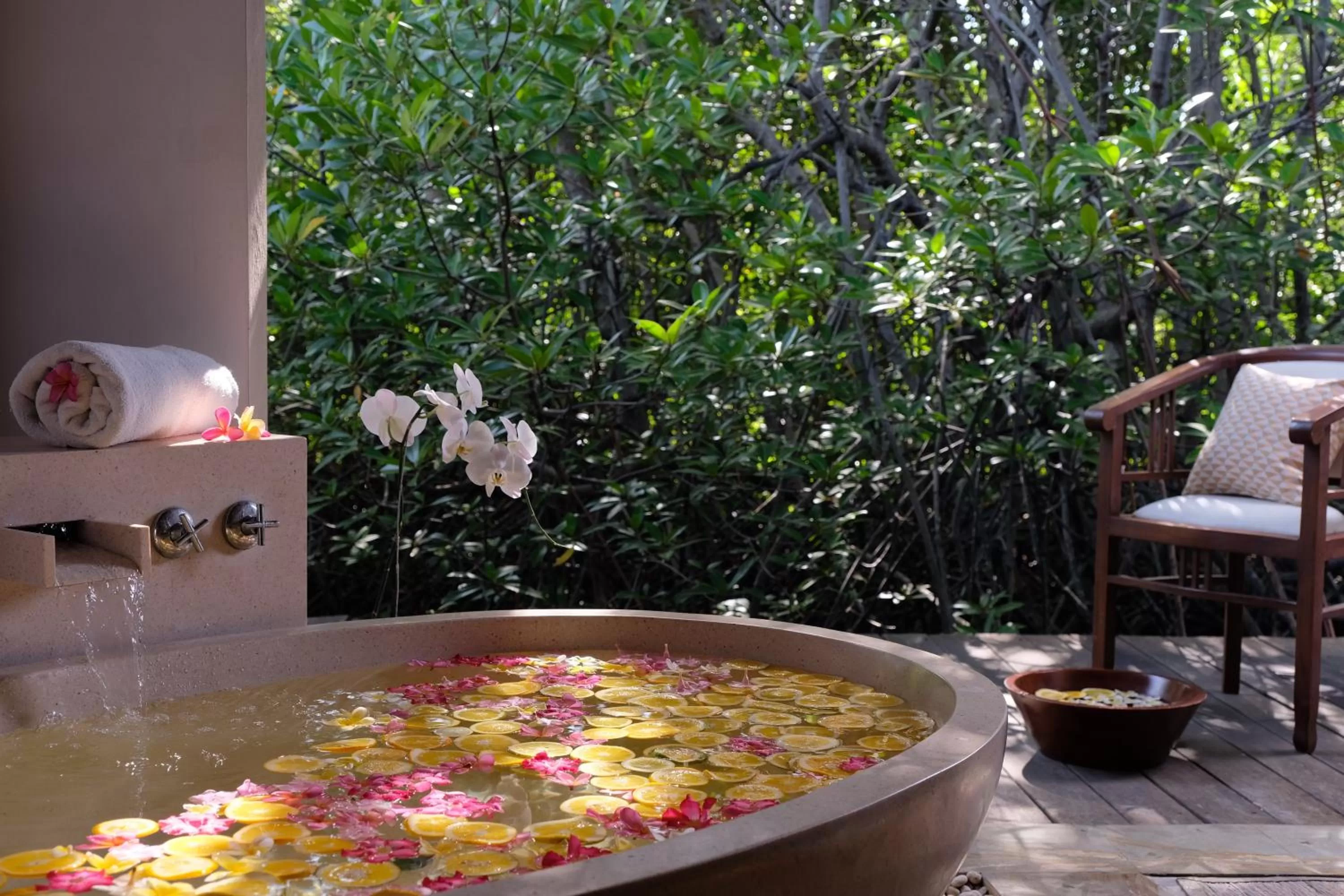 Hot Tub in Mimpi Resort Menjangan