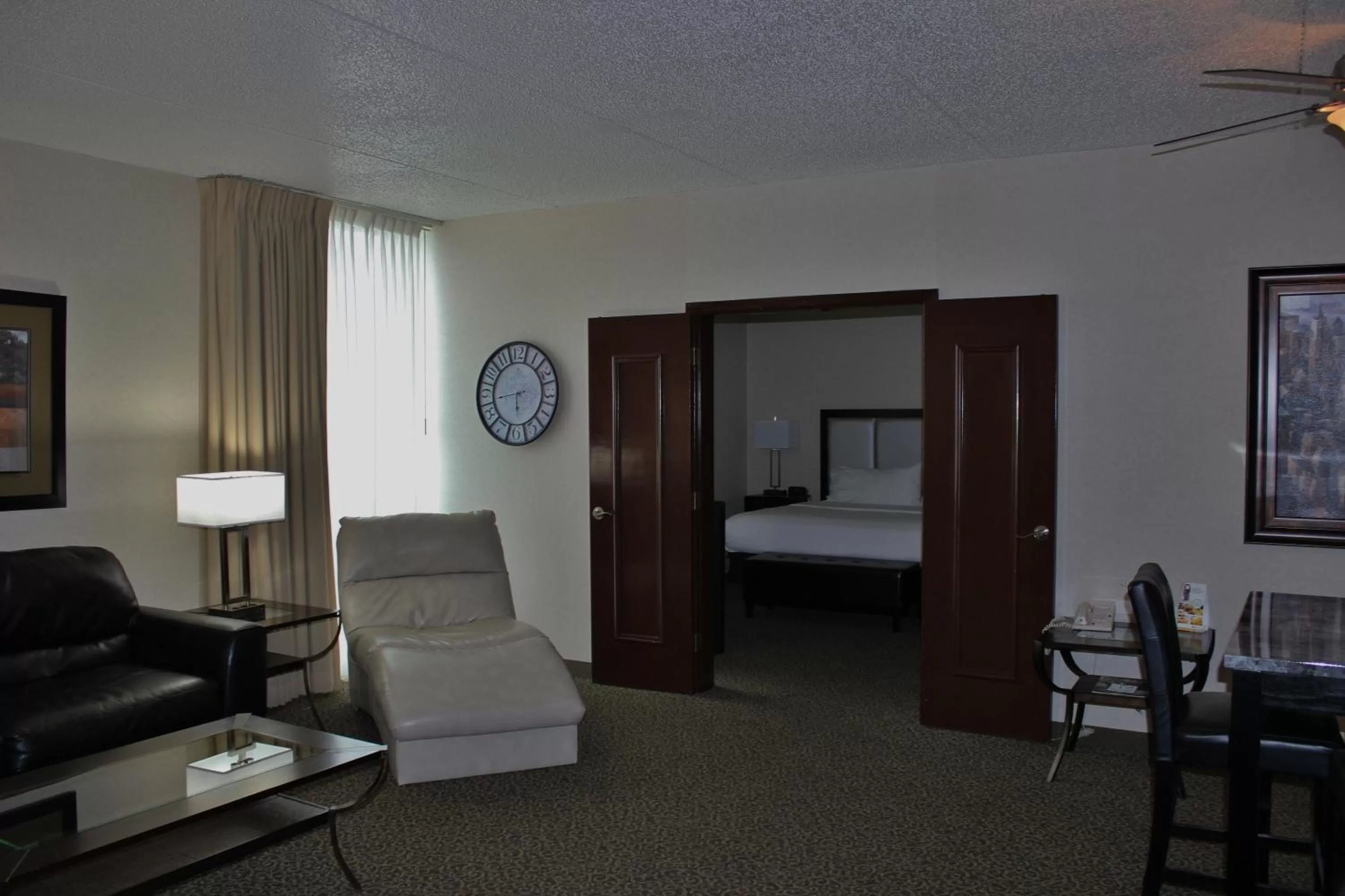 Photo of the whole room, Bed in Holiday Inn Des Moines-Airport Conf Center by IHG