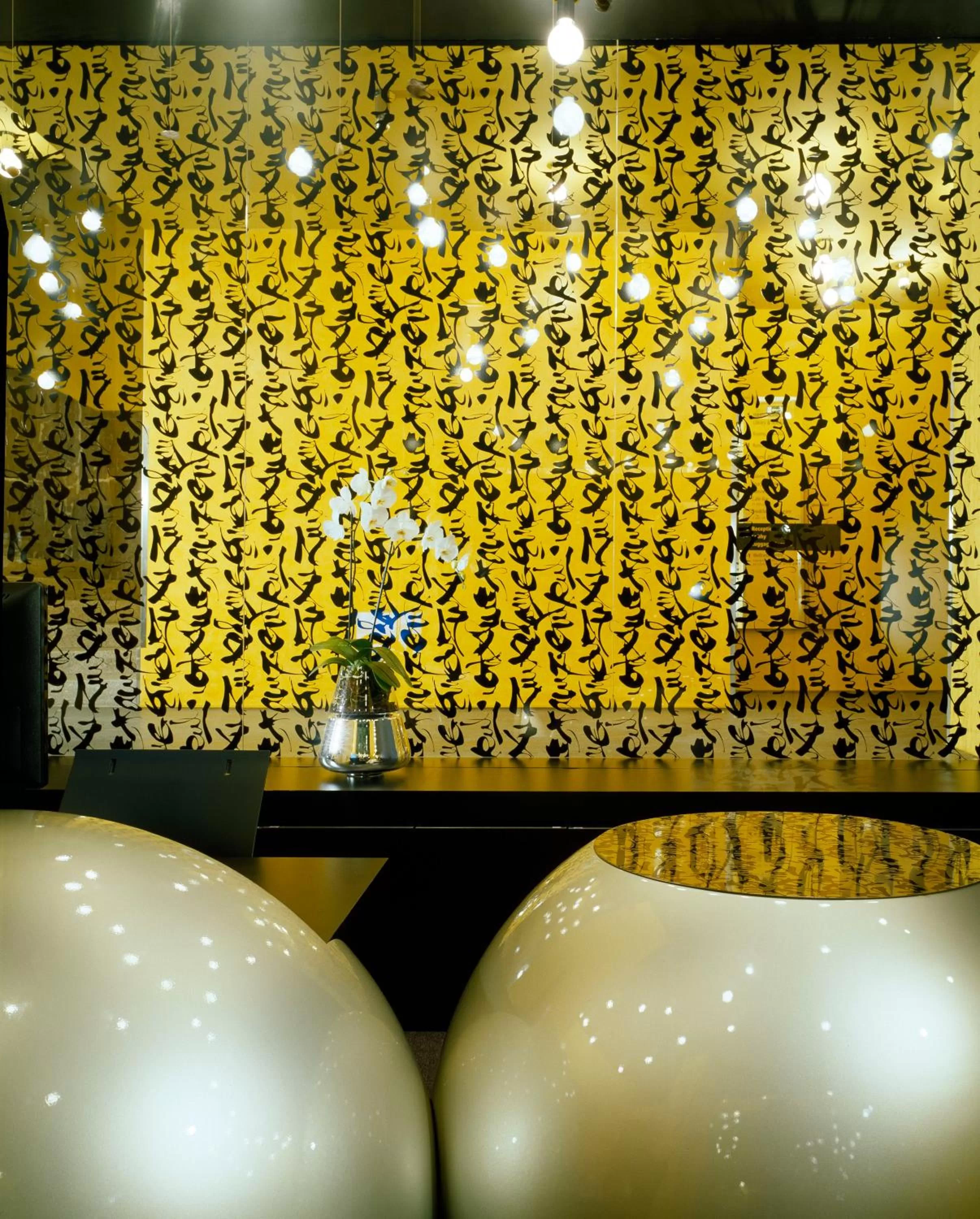 Lobby or reception in Perla Hotel