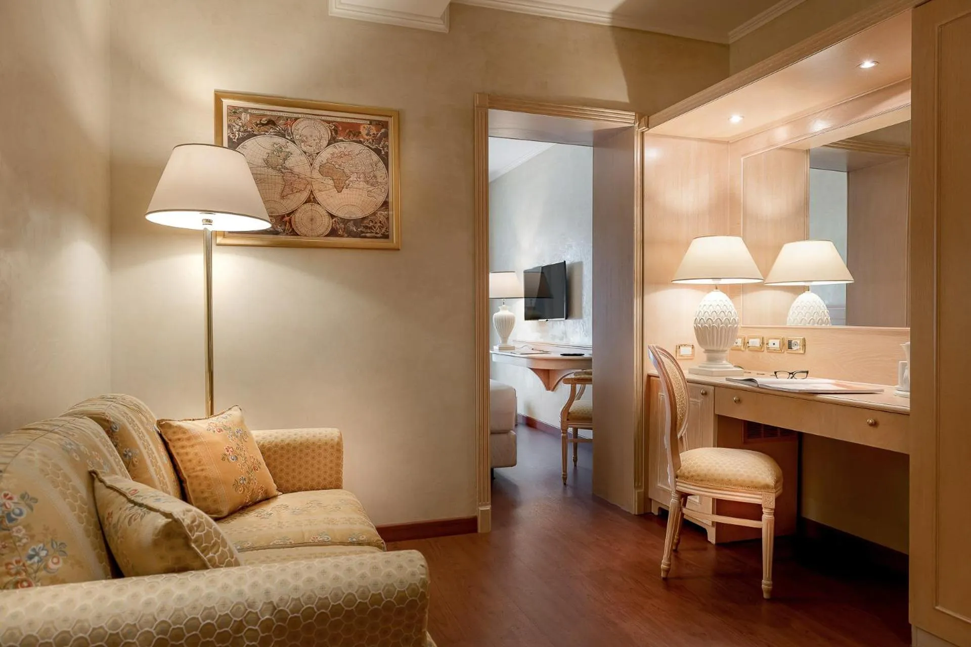 Photo of the whole room in Hotel De Londres