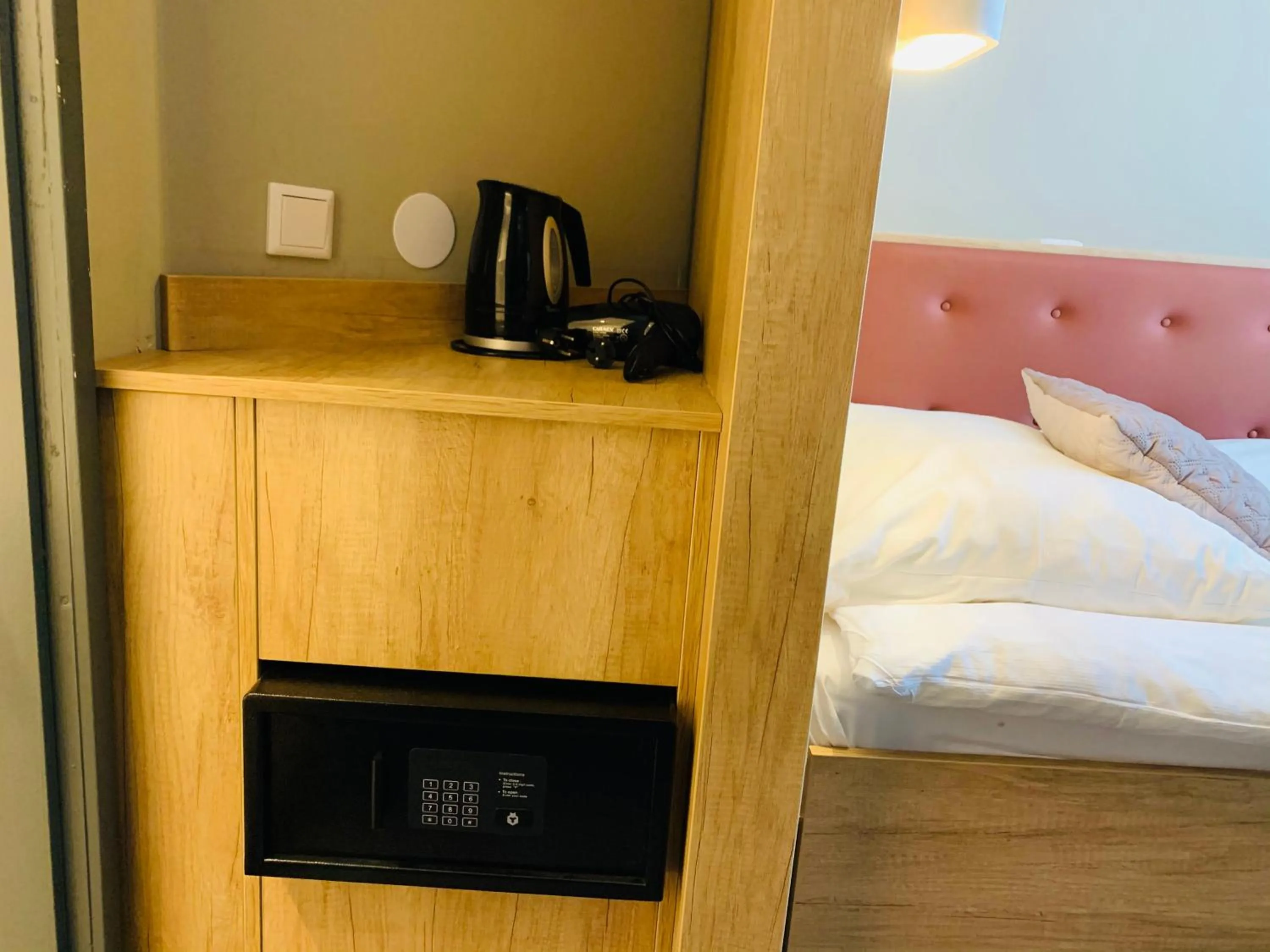 Coffee/tea facilities, Bed in Prinsengracht Hotel