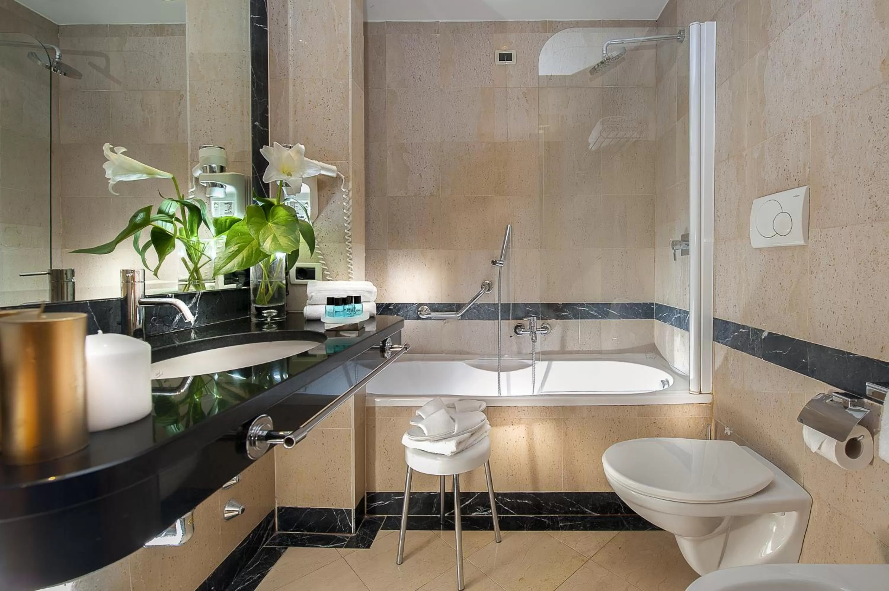 Bathroom in Cardinal Hotel St. Peter