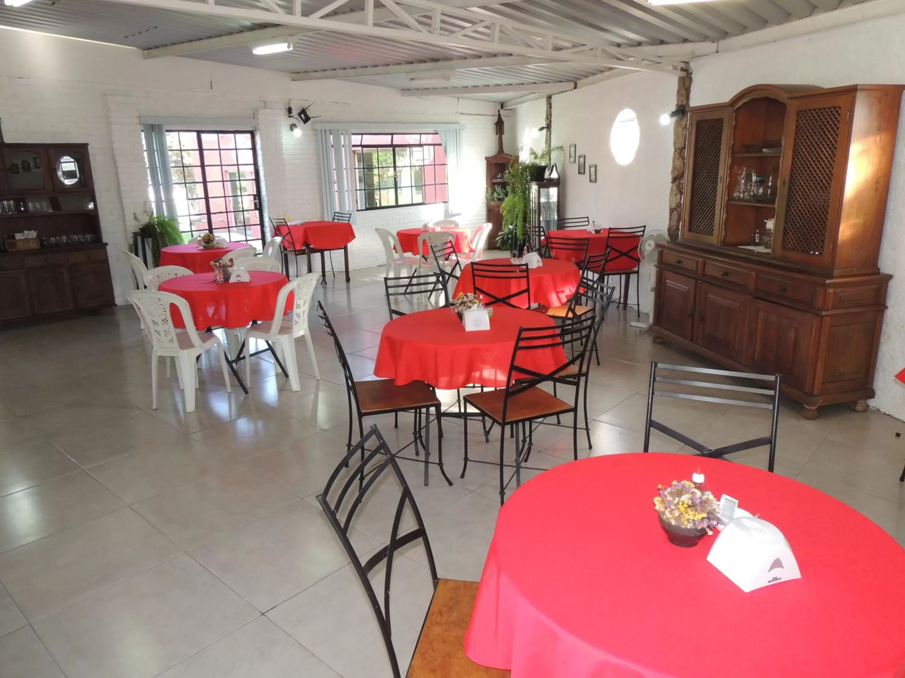 Breakfast, Restaurant/Places to Eat in Pousada Caminho Dos Sinos