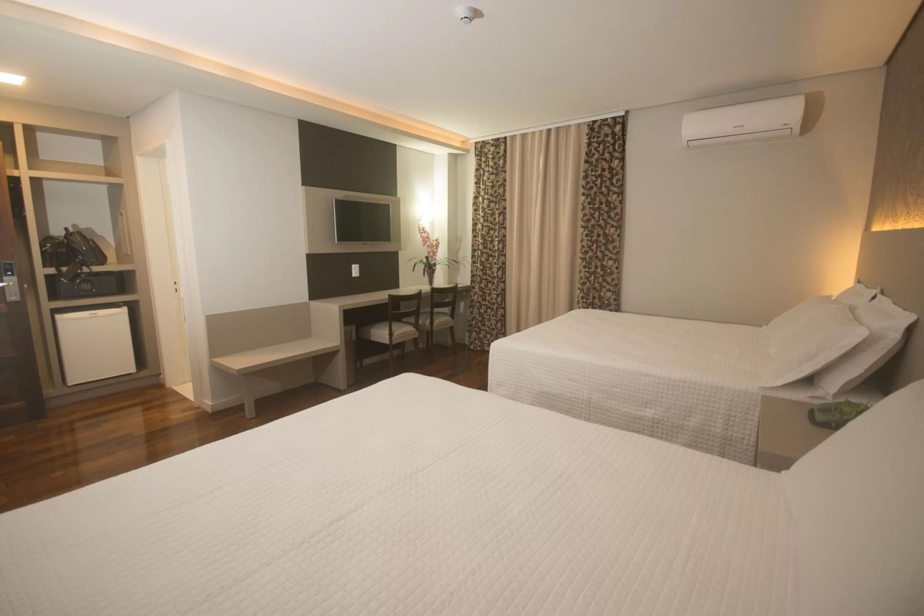 Bedroom, Bed in Grand Carimã Resort & Convention Center