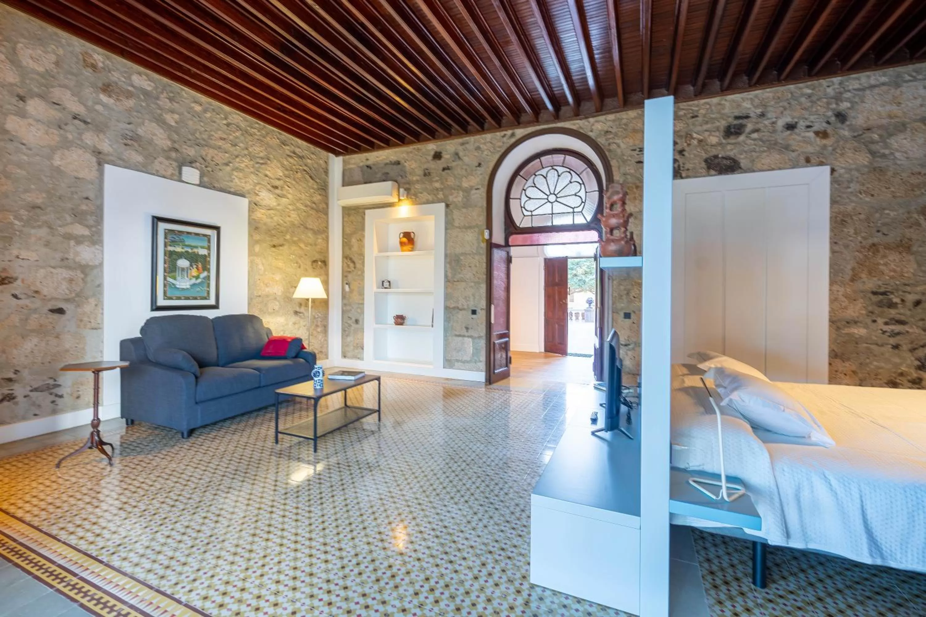 Living room, Bed in Albor Suites