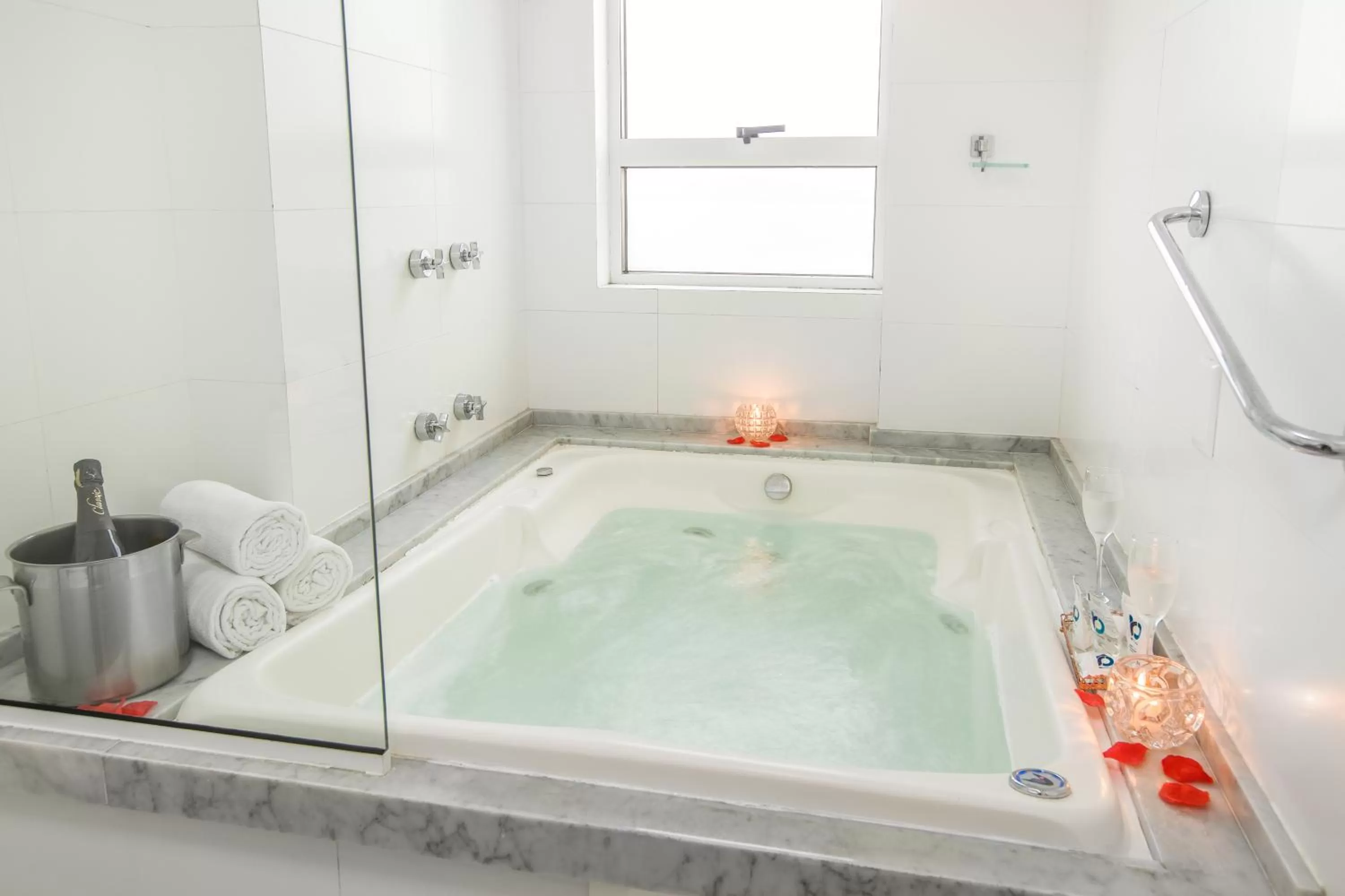 Hot Tub in Iate Hotel Centro Florianópolis