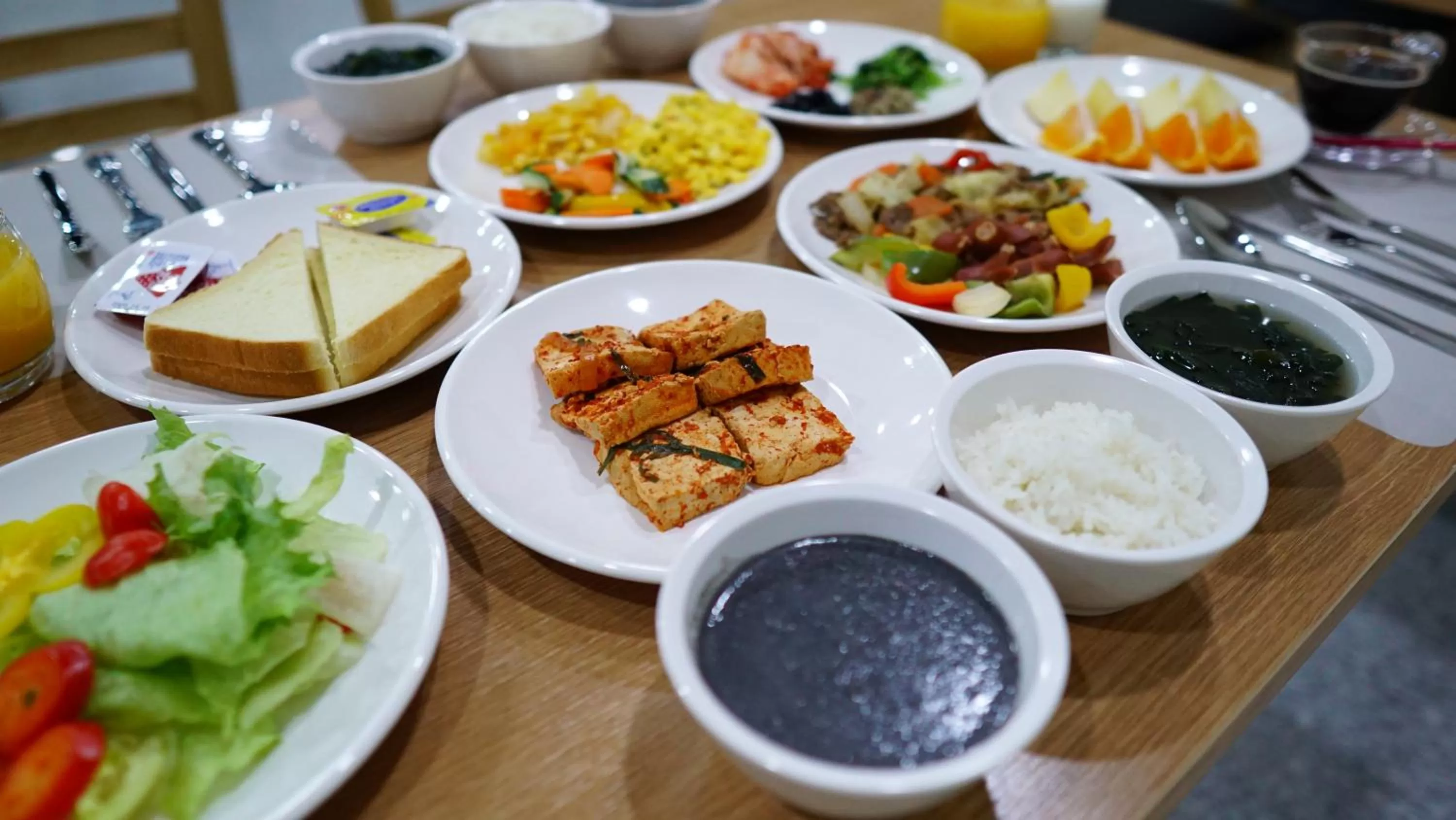 Restaurant/places to eat in The Port Hotel Busan