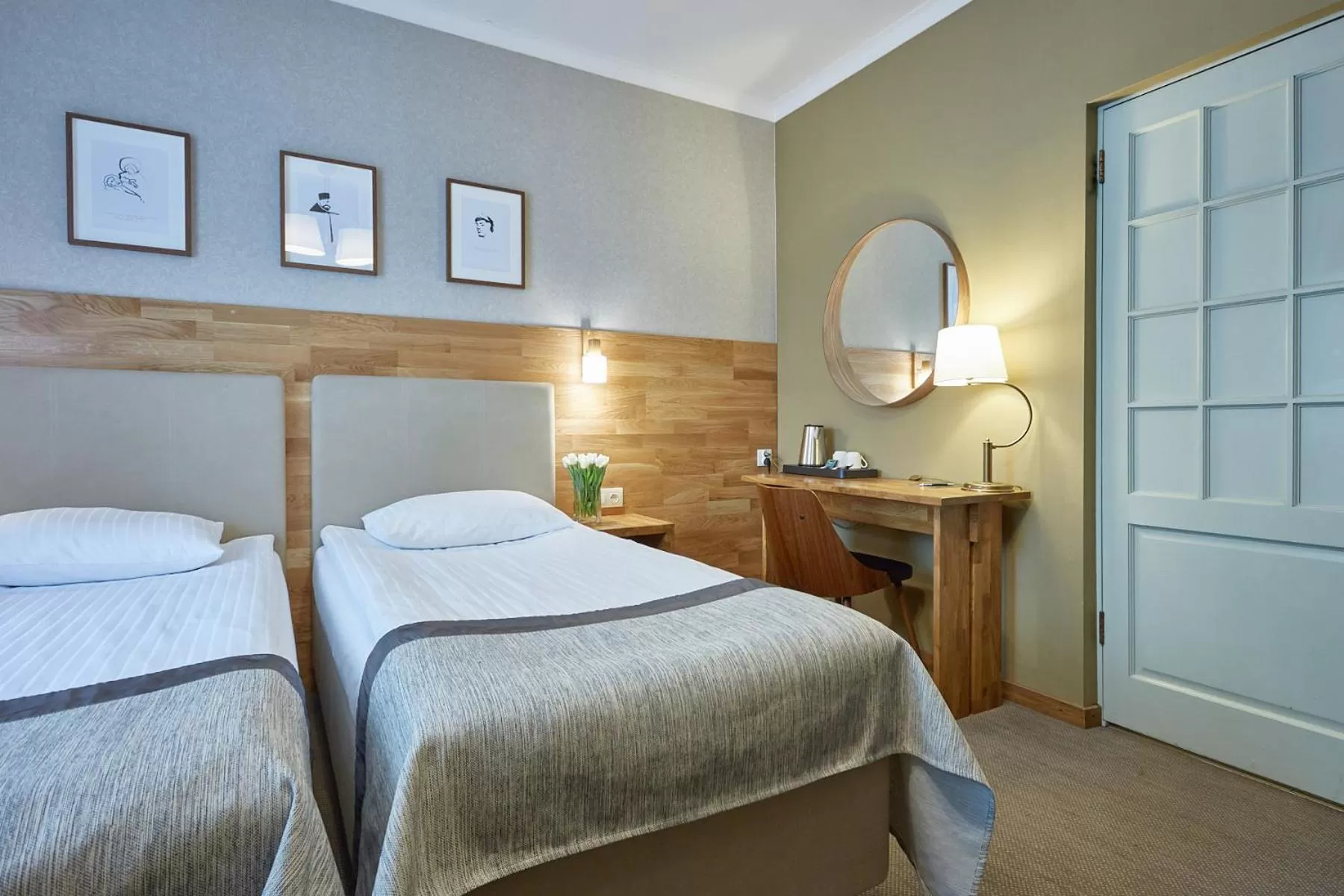 Bathroom, Bed in Hotel Batory