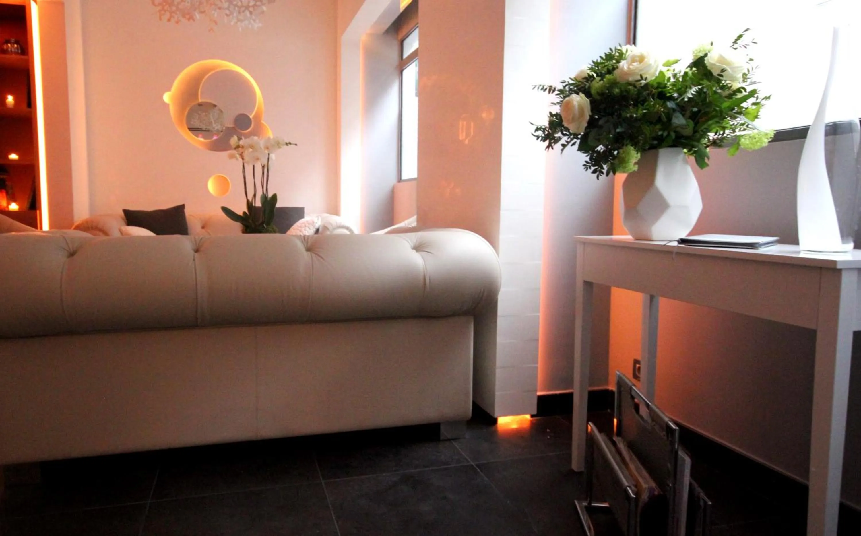 Lobby or reception in Hôtel Lumières Montmartre Paris