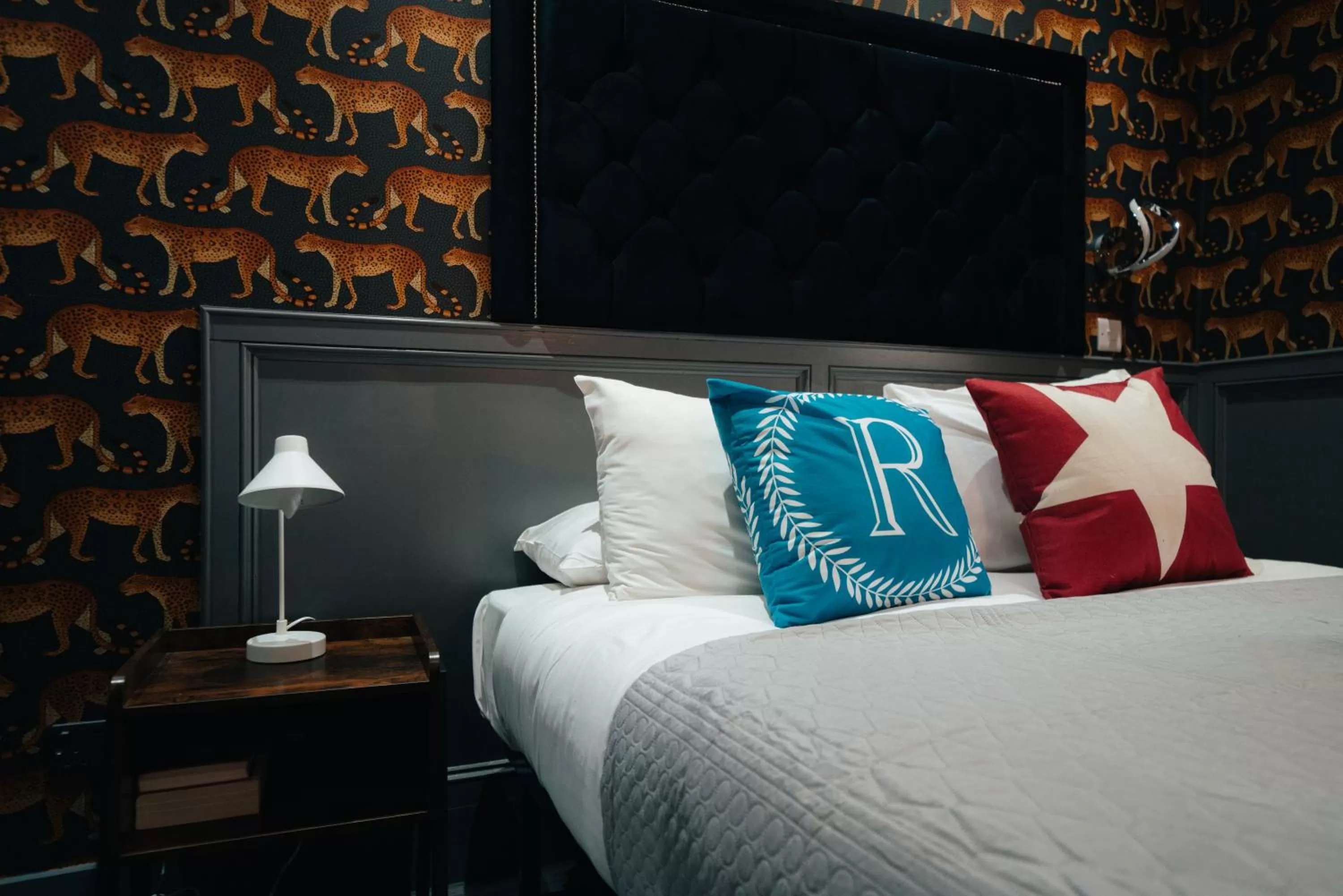 Bed in The Rokxy Townhouses & Residences - Kings Cross