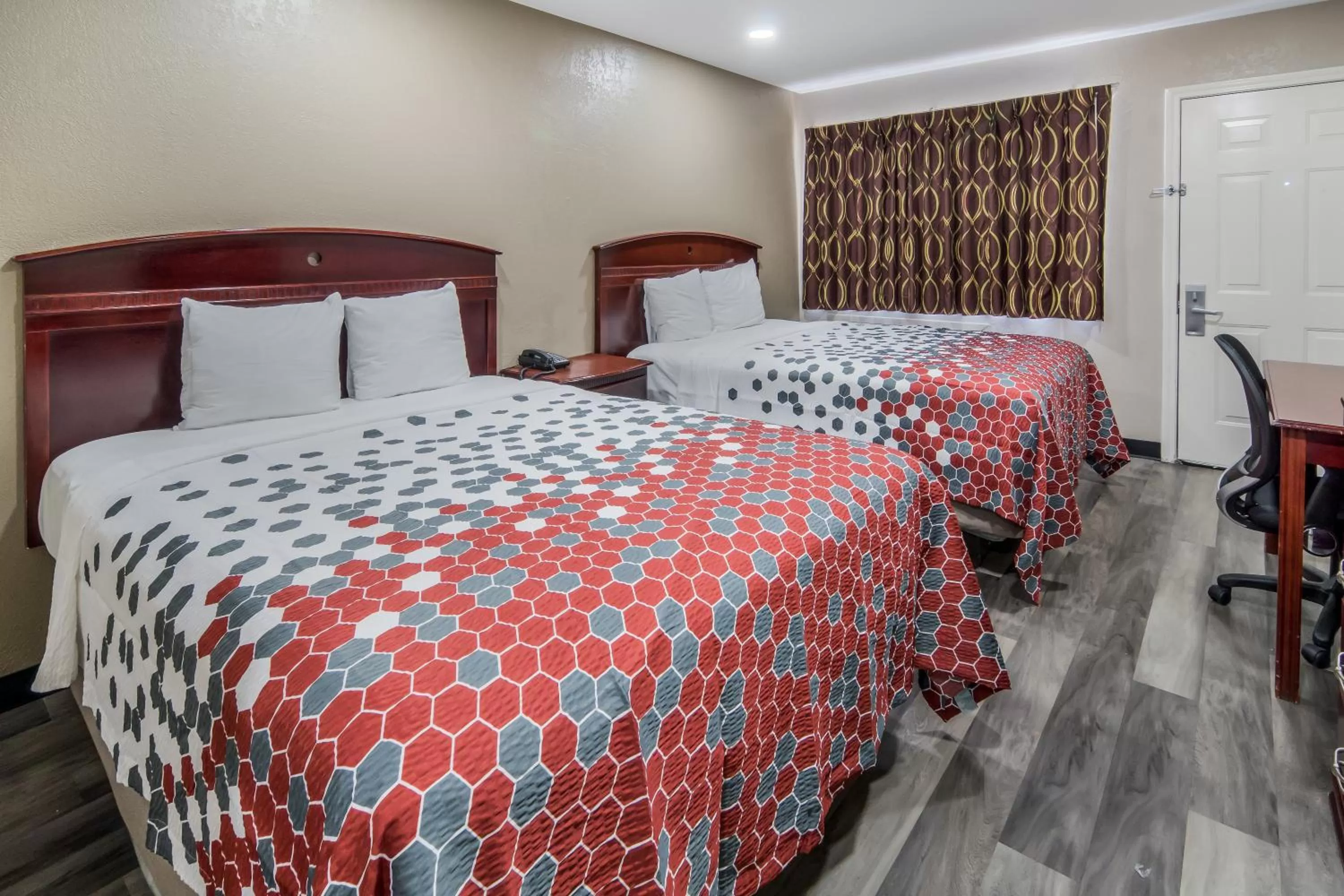 Bedroom, Bed in Econo Lodge Waco North I-35