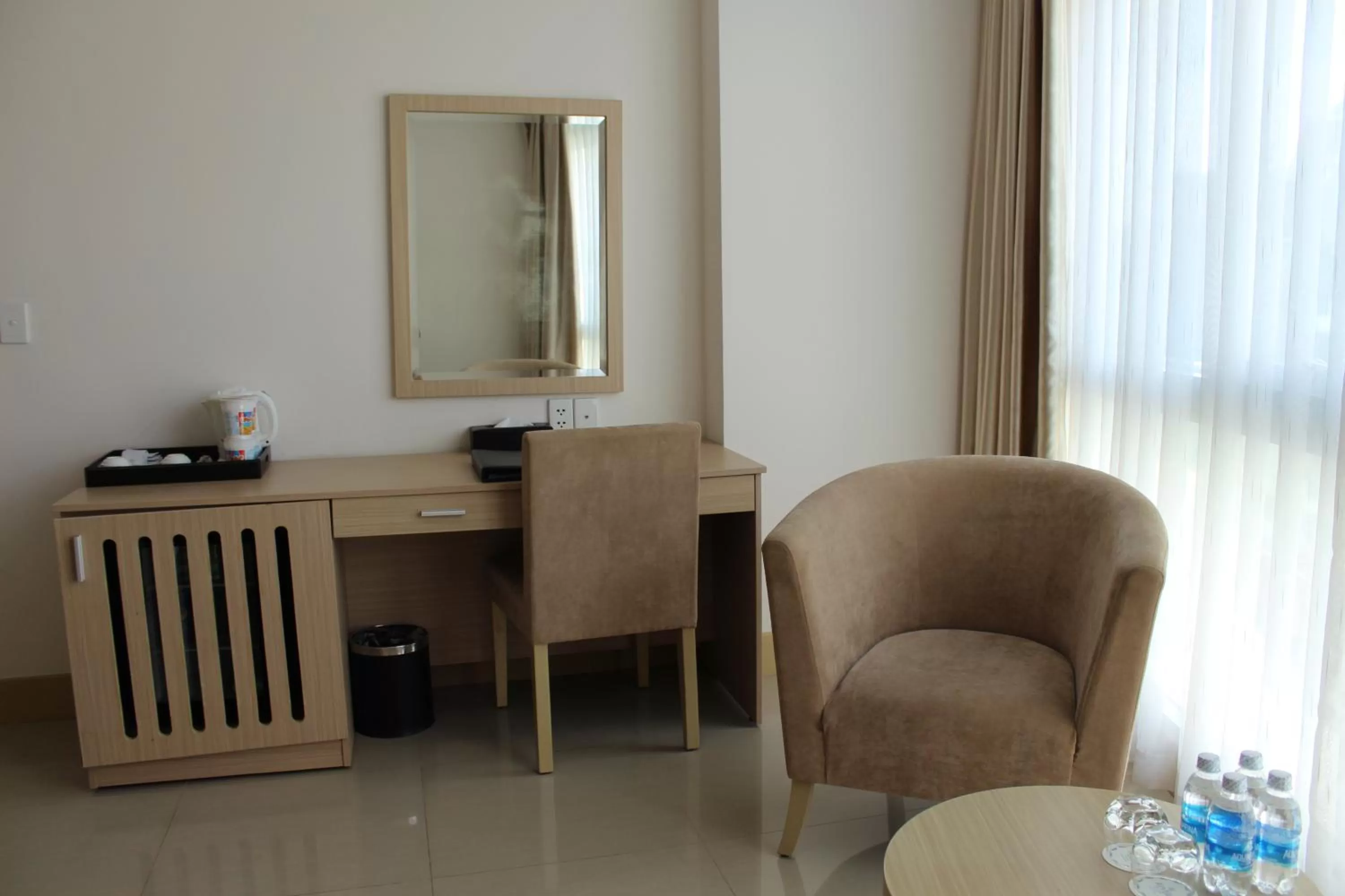 Coffee/tea facilities, Seating Area in River Hotel