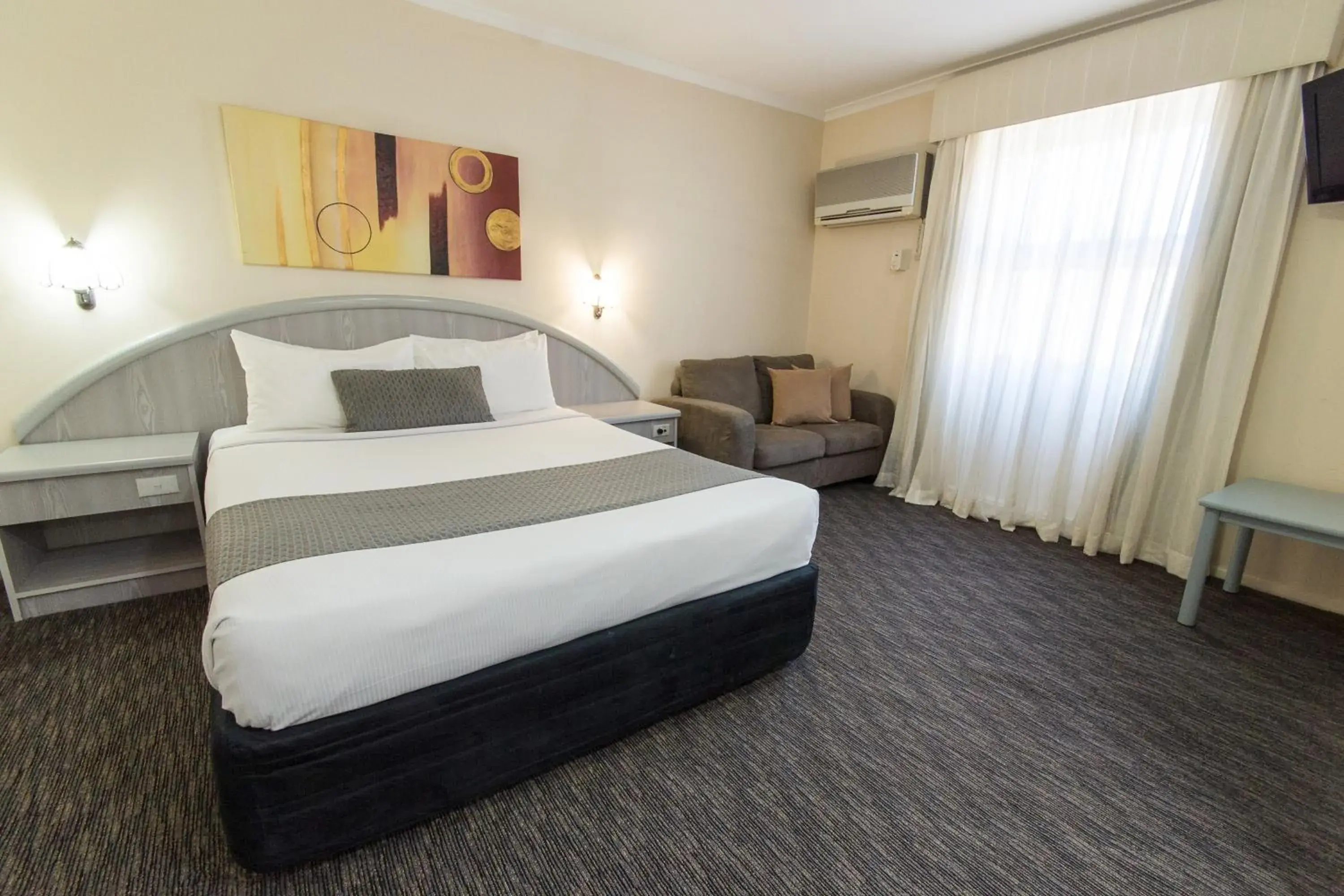 Standard Queen Room in Adelaide Royal Coach Standard Queen Room in Adelaide Royal Coach