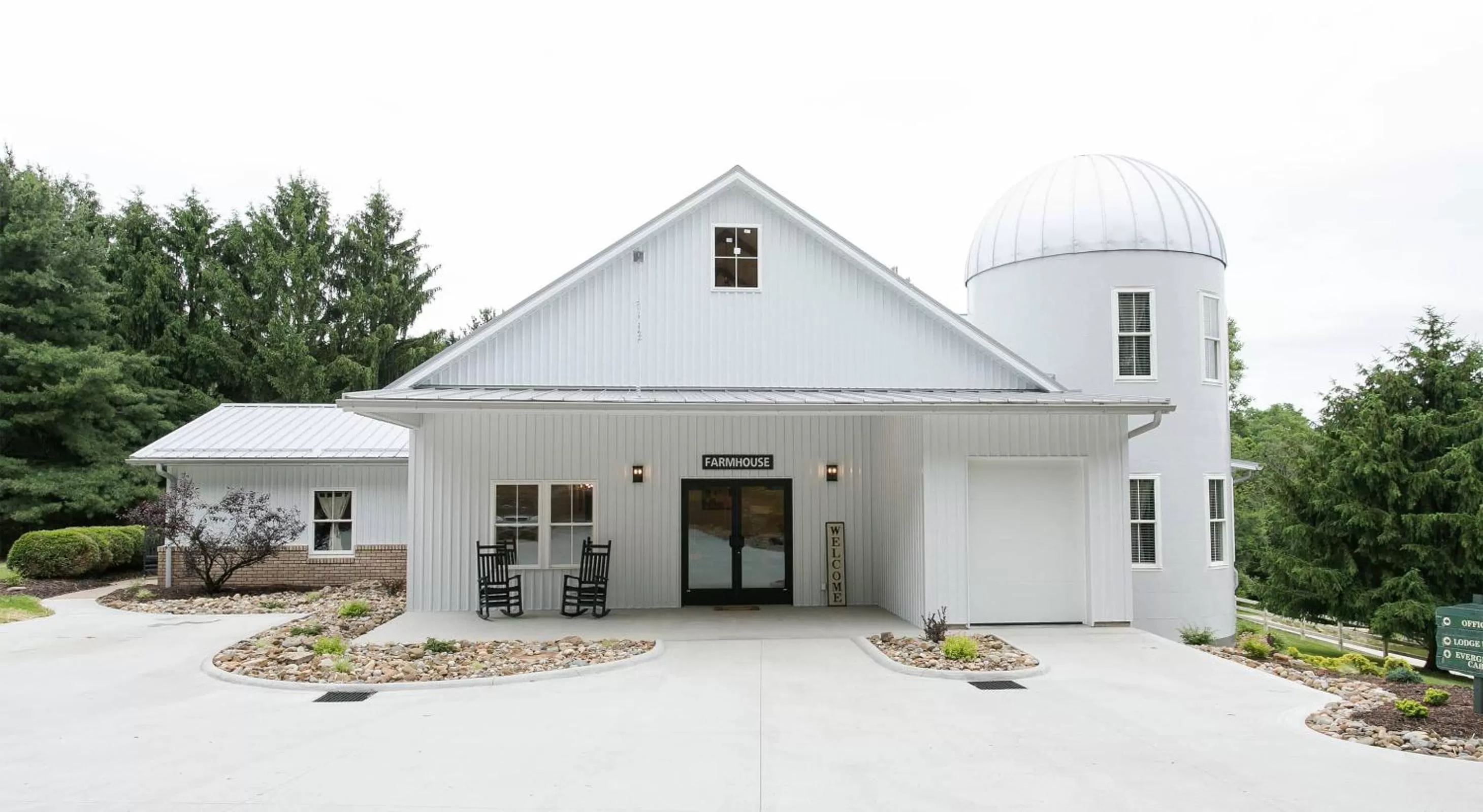 Property Building in Farmhouse Suites by Amish Country Lodging