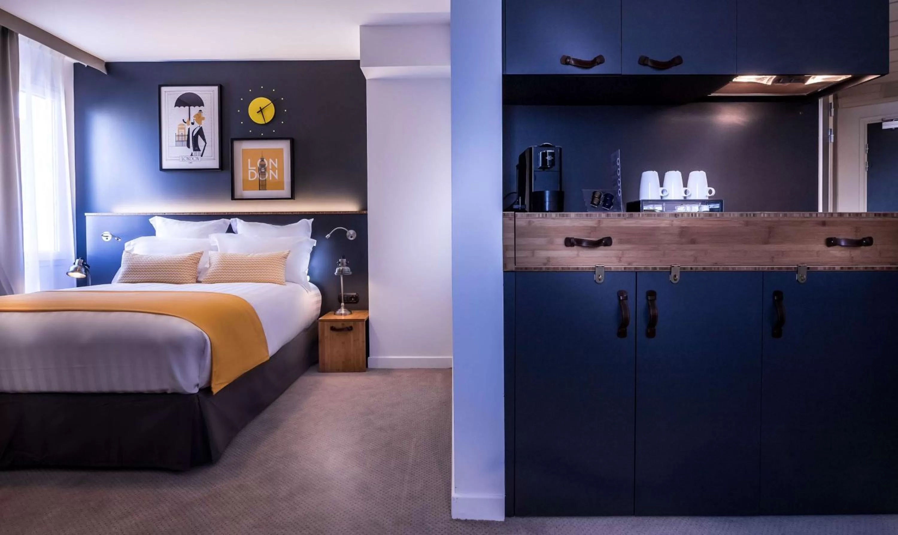 Photo of the whole room, Bed in Best Western Plus Suitcase Paris La Défense