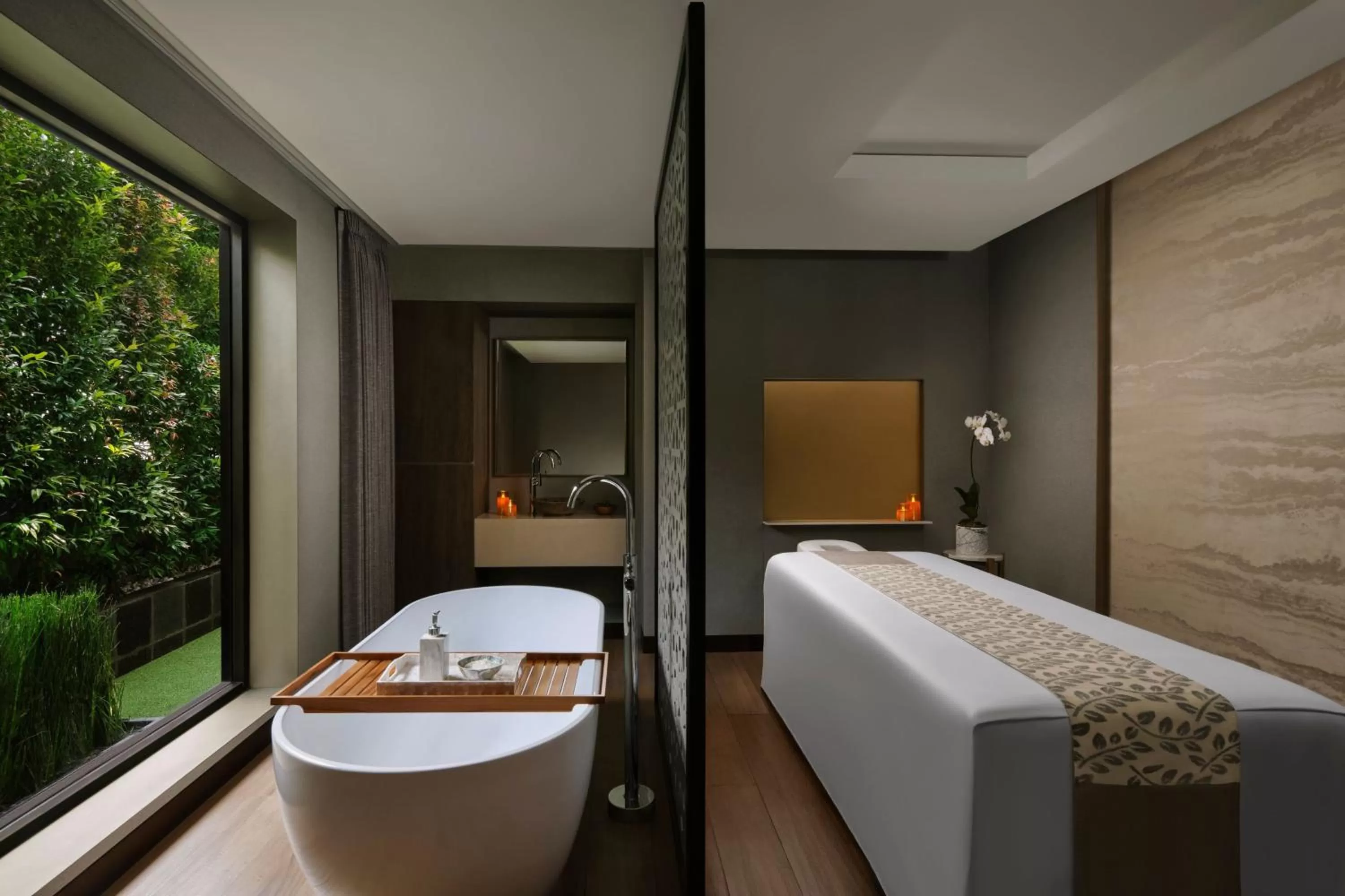 Spa and wellness centre/facilities, Bed in The Westin Surabaya