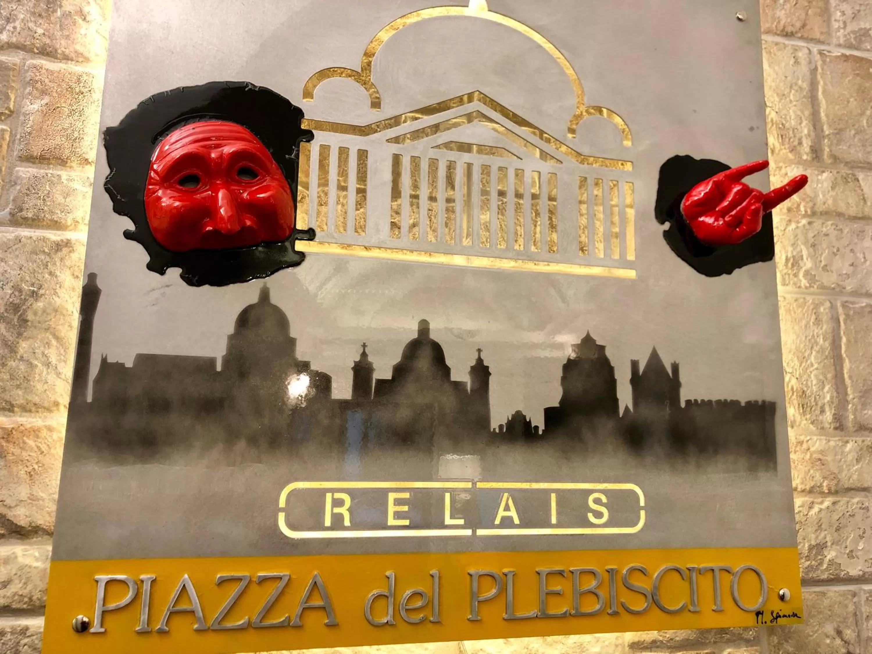 Property logo or sign in Relais Piazza Del Plebiscito B&B