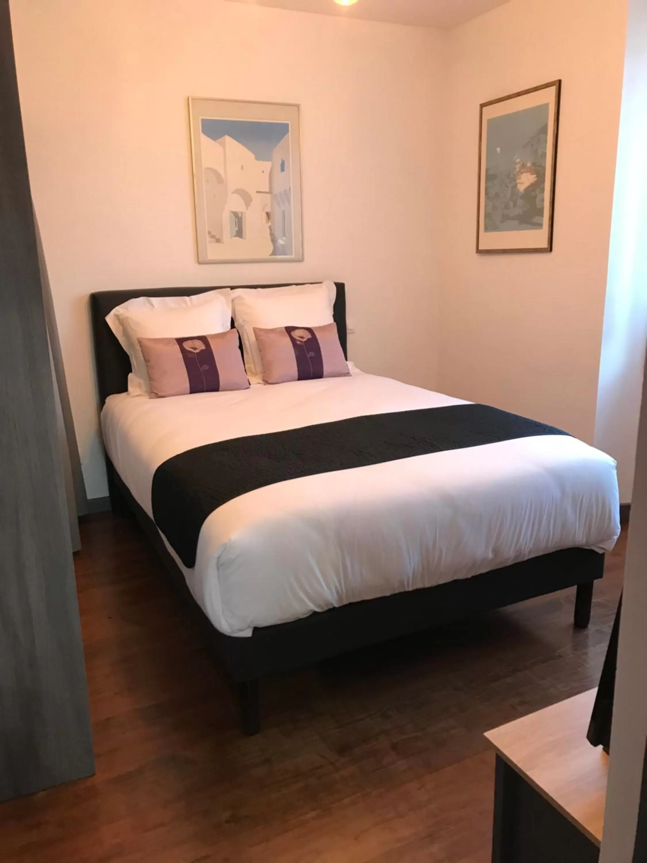 Photo of the whole room, Bed in Avenue de la Gare