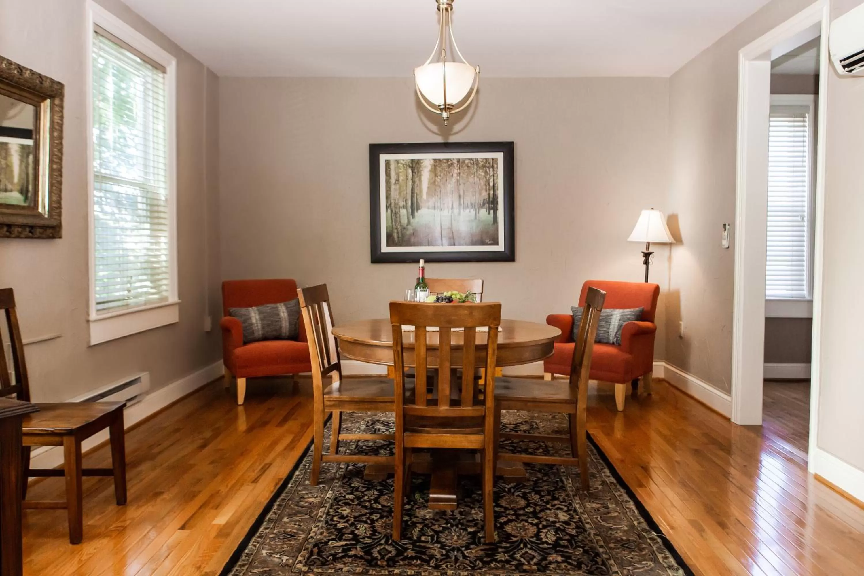 James Buchanan Hotel, Trademark Collection by Wyndham