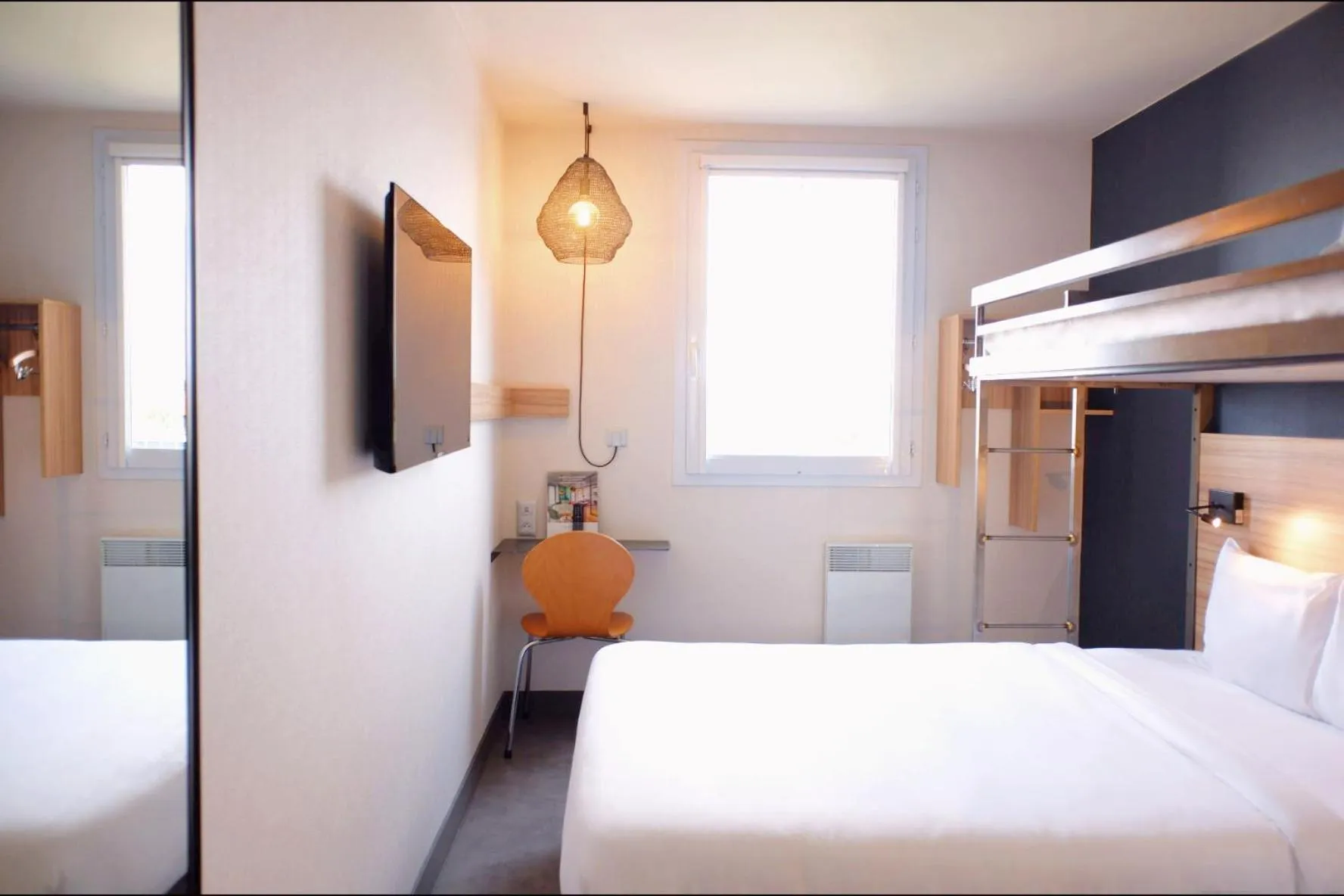 Bedroom, Bed in Ibis Budget Paris porte de la Chapelle - Aréna