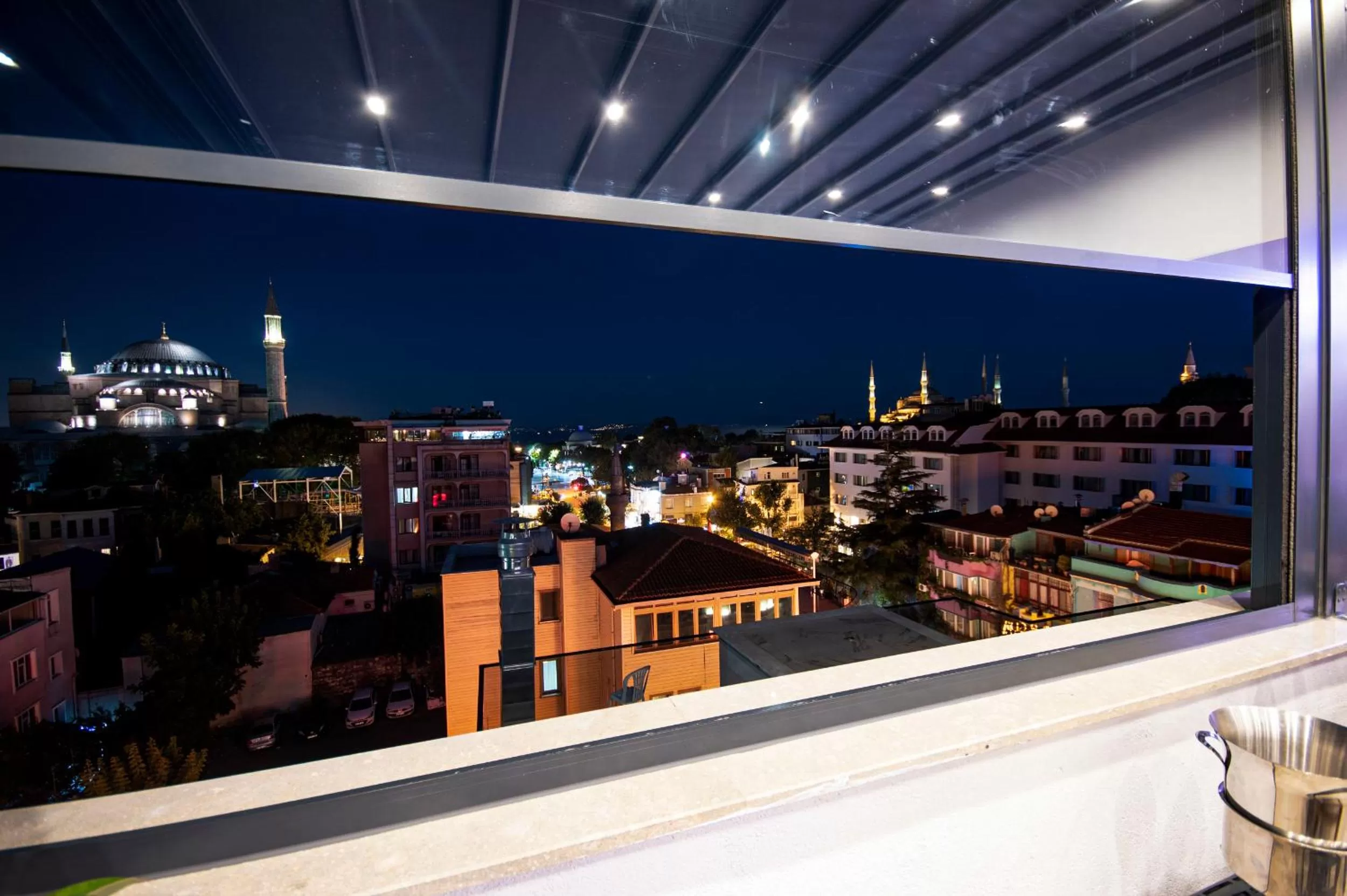 Restaurant/places to eat in Antusa Design Hotel & Spa