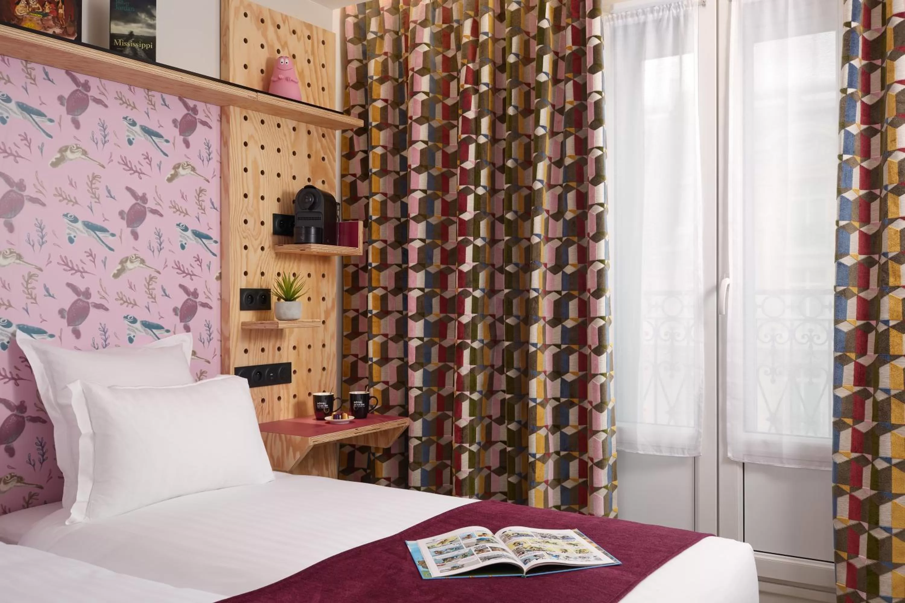 Photo of the whole room, Bed in Hotel Locomo - Gare de Lyon Bastille