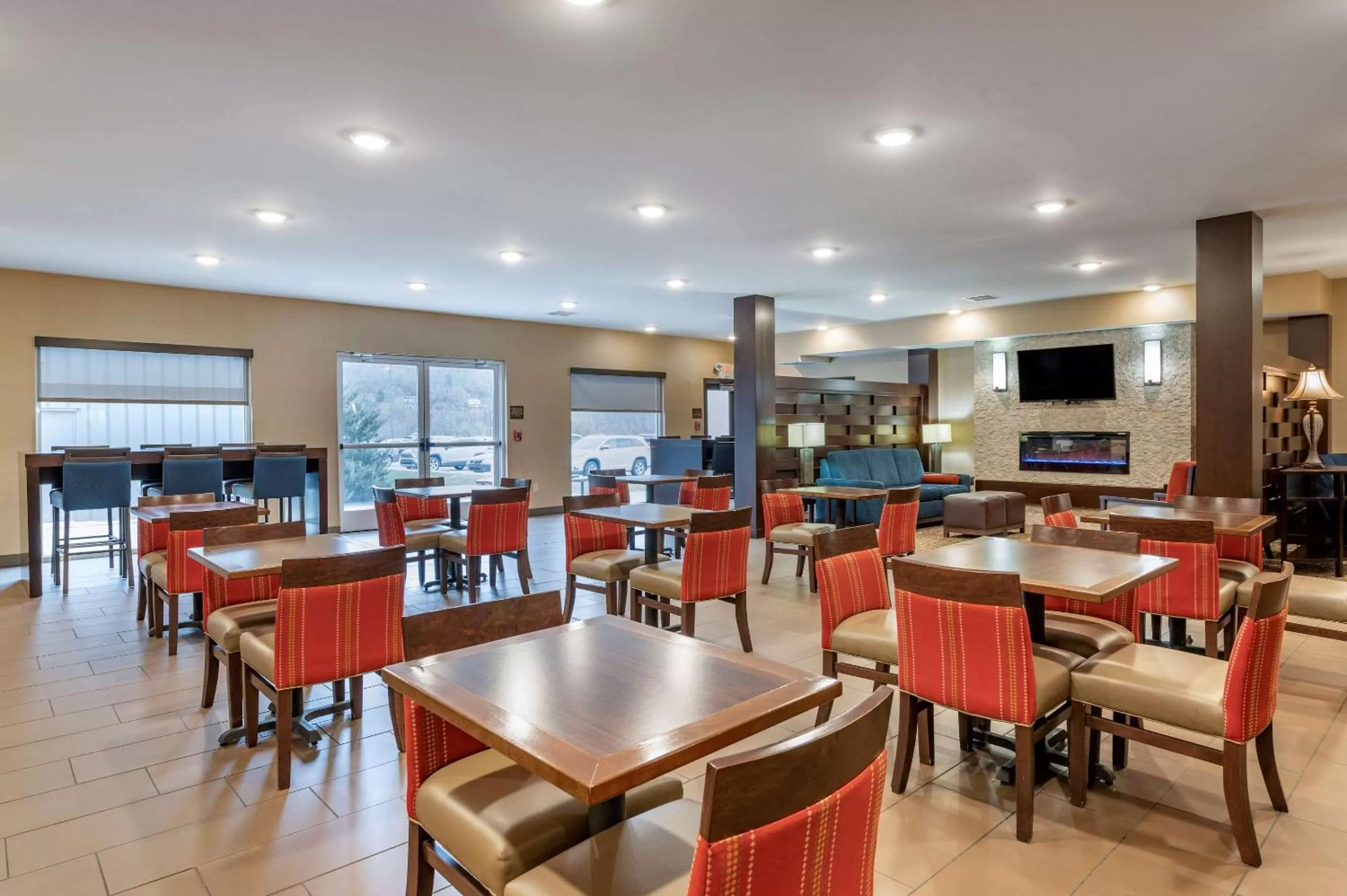Restaurant/places to eat in Comfort Inn & Suites Northern Kentucky