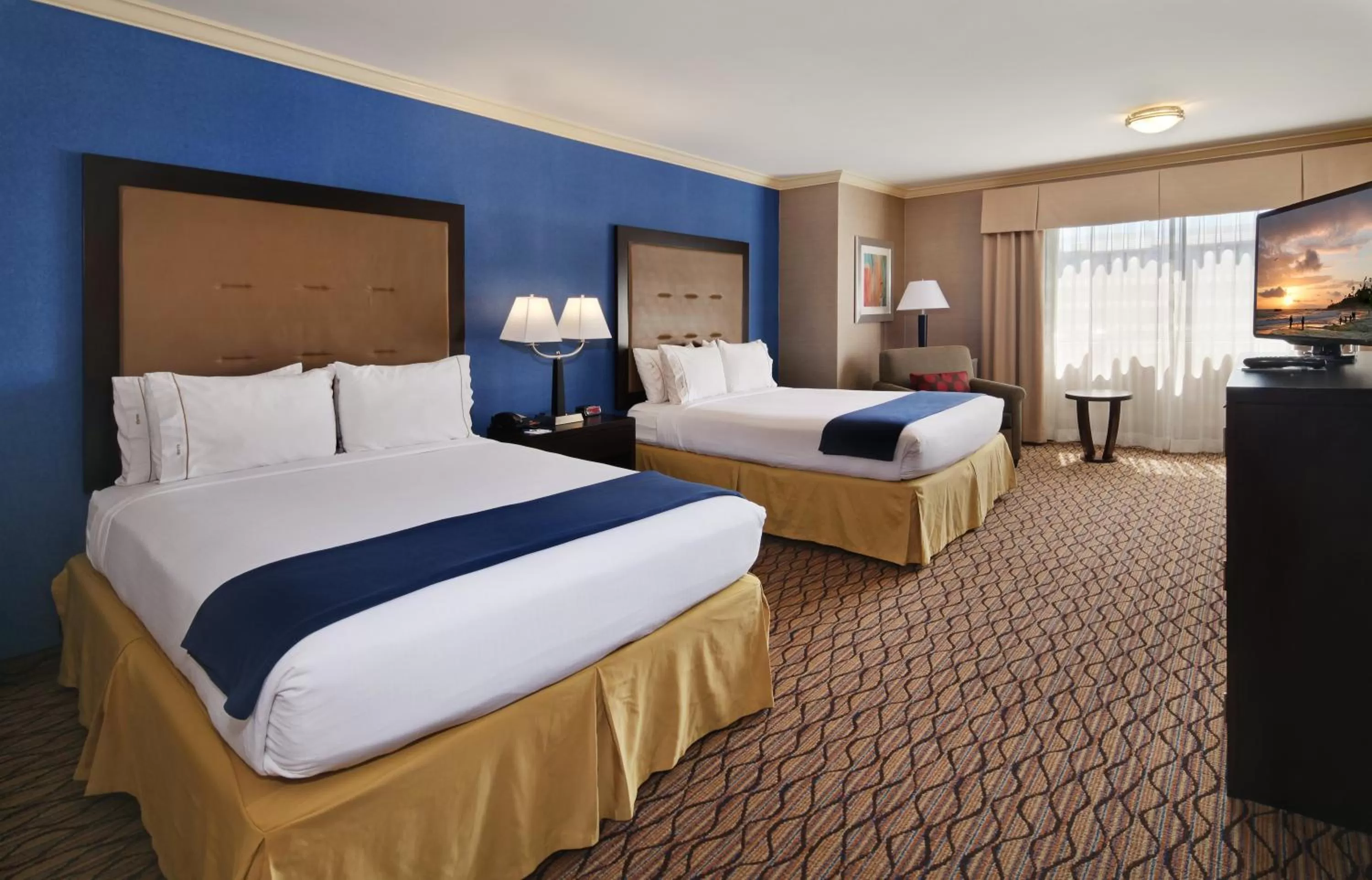 Photo of the whole room, Bed in Holiday Inn Express Port Hueneme by IHG