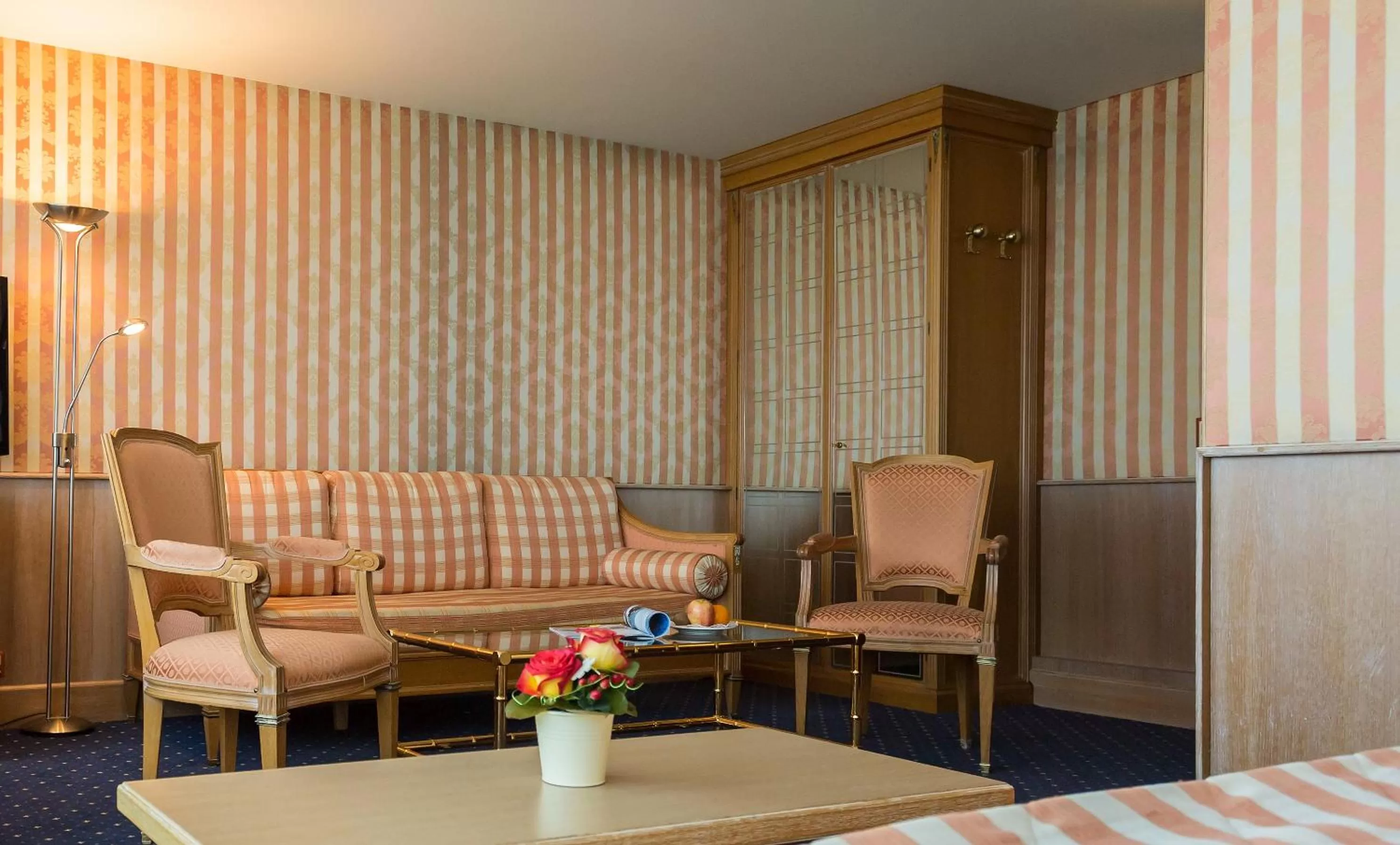 Double Room with Lake View in Continental Hotel Lausanne