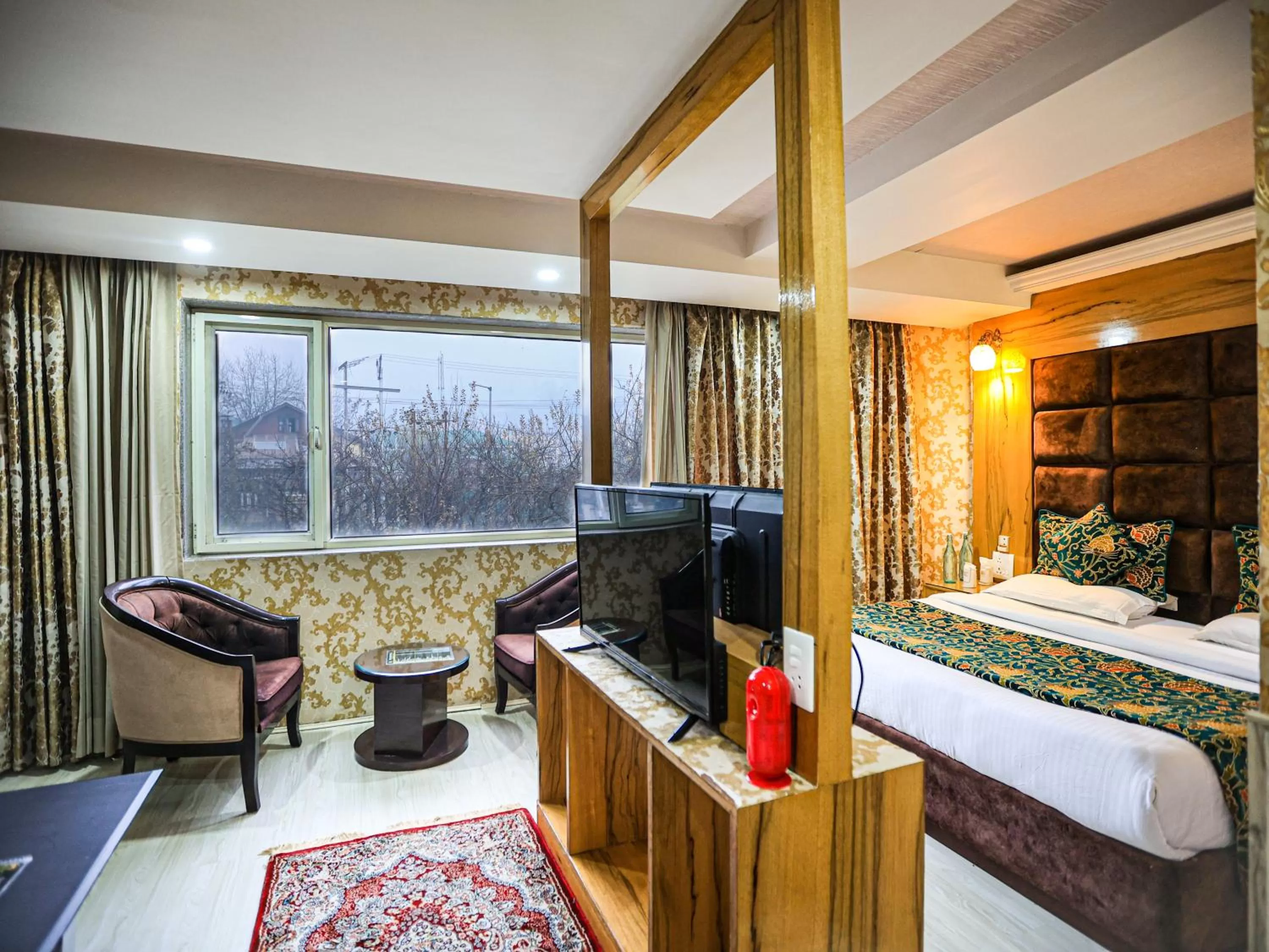 Mountain view in Hotel The Montreal