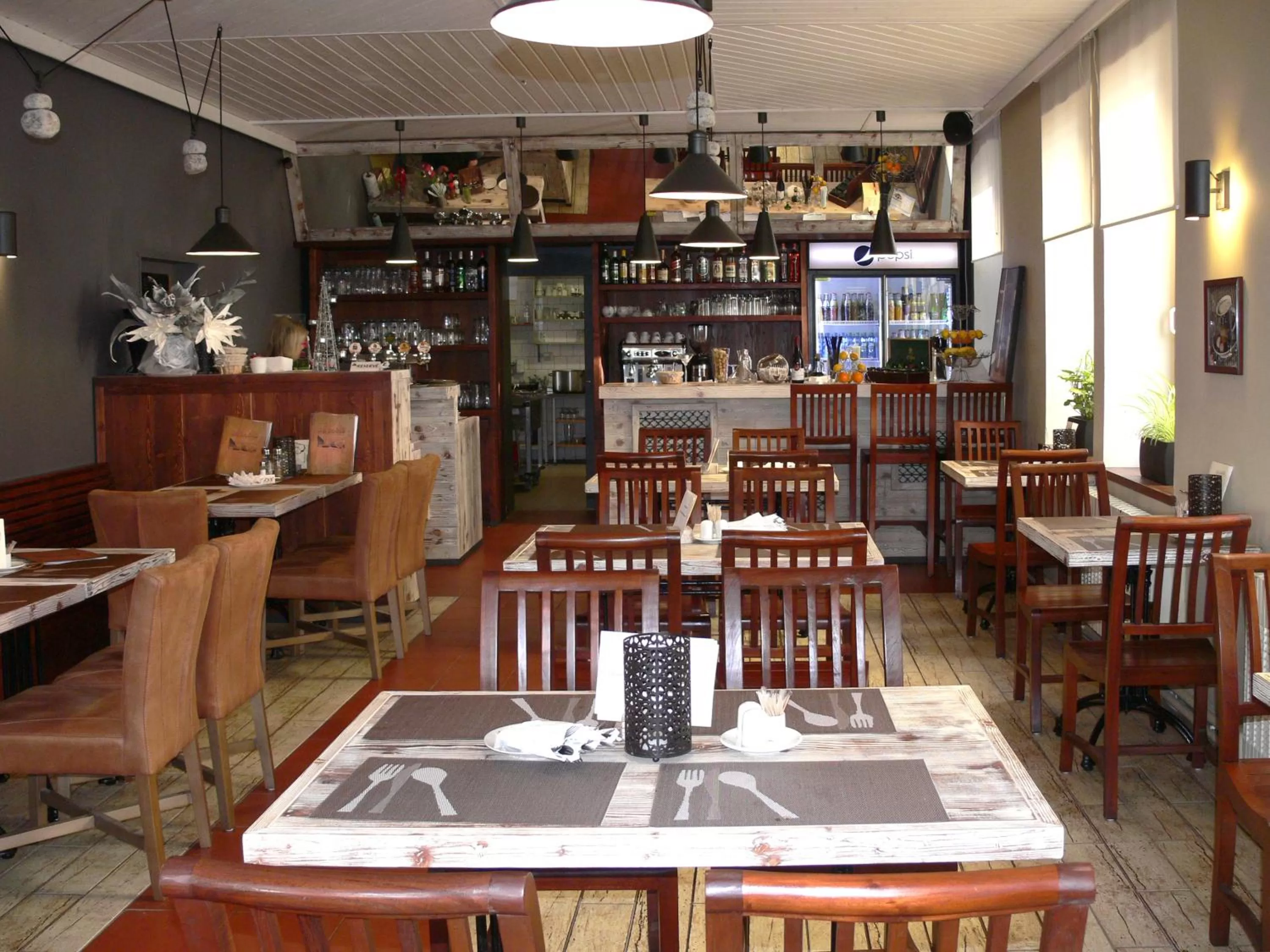 Restaurant/places to eat in Hotel Na Baste