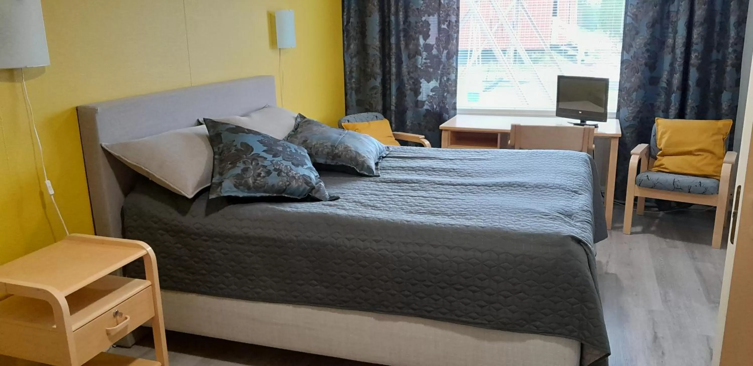 Bed in Karemajat Panorama hotel