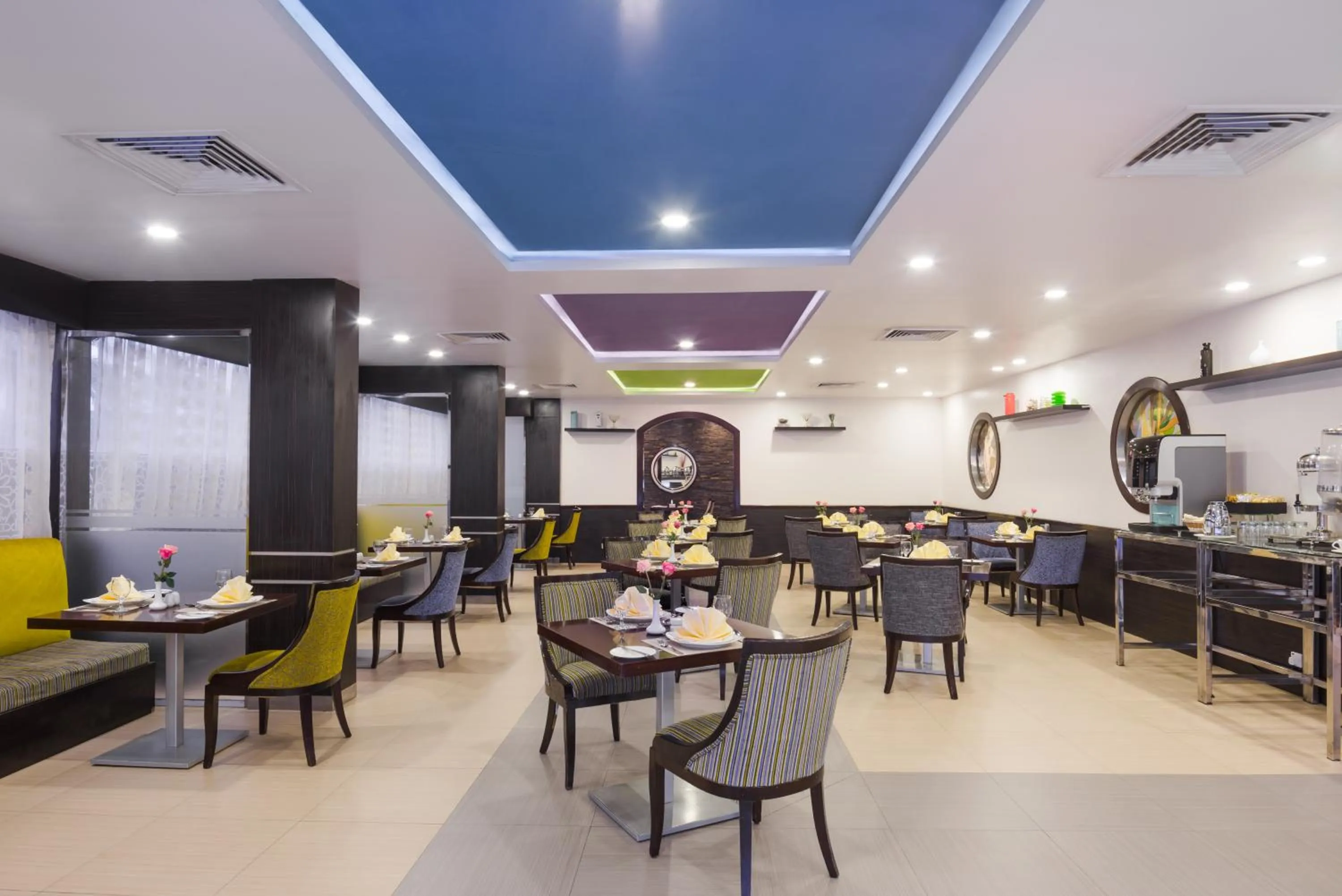 Restaurant/places to eat in Mena Hotel Nasiriah Riyadh