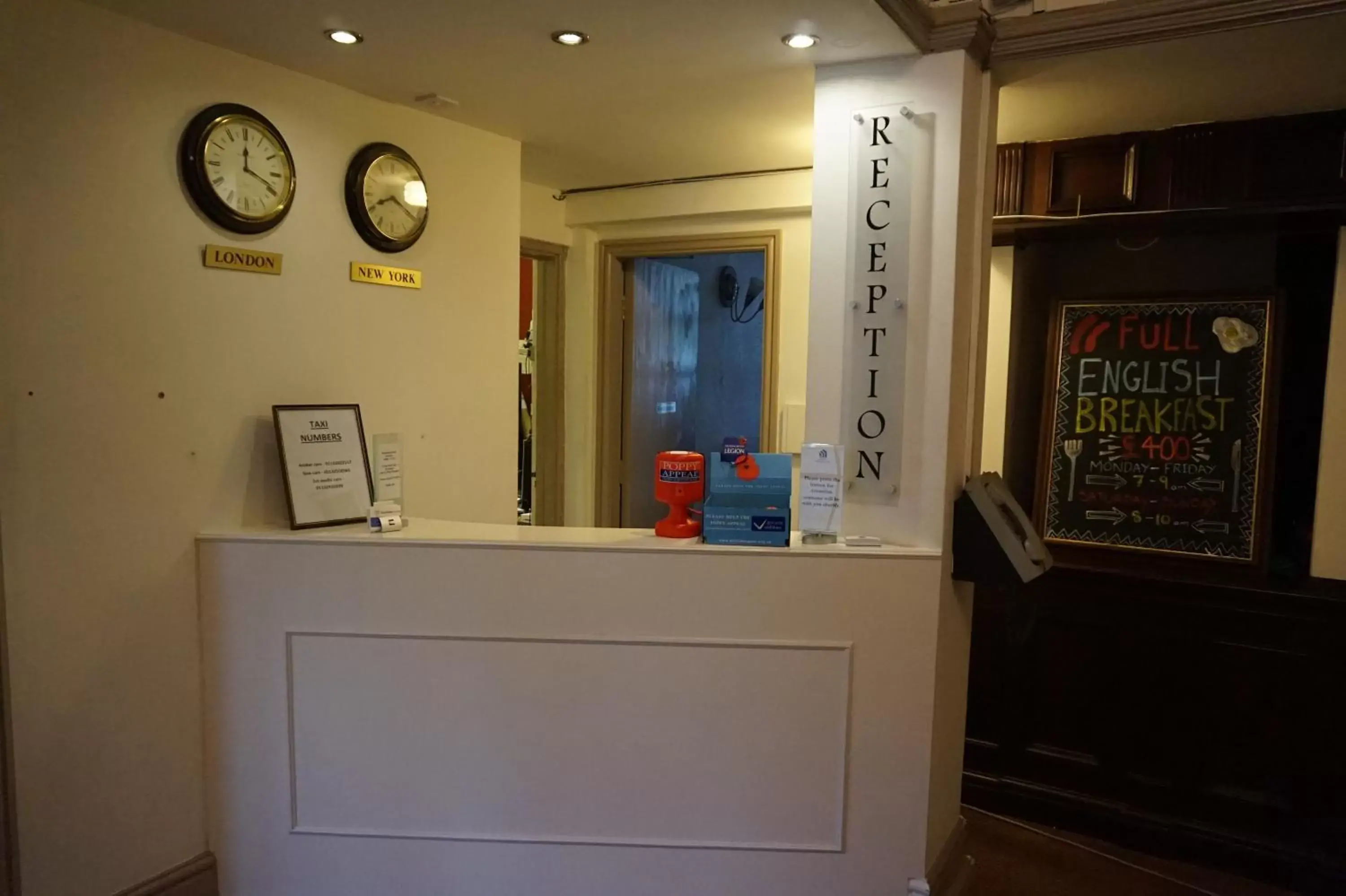 Standard Twin Room with Shared Bathroom in The Boundary Hotel - B&B Standard Twin Room with Shared Bathroom in The Boundary Hotel - B&B