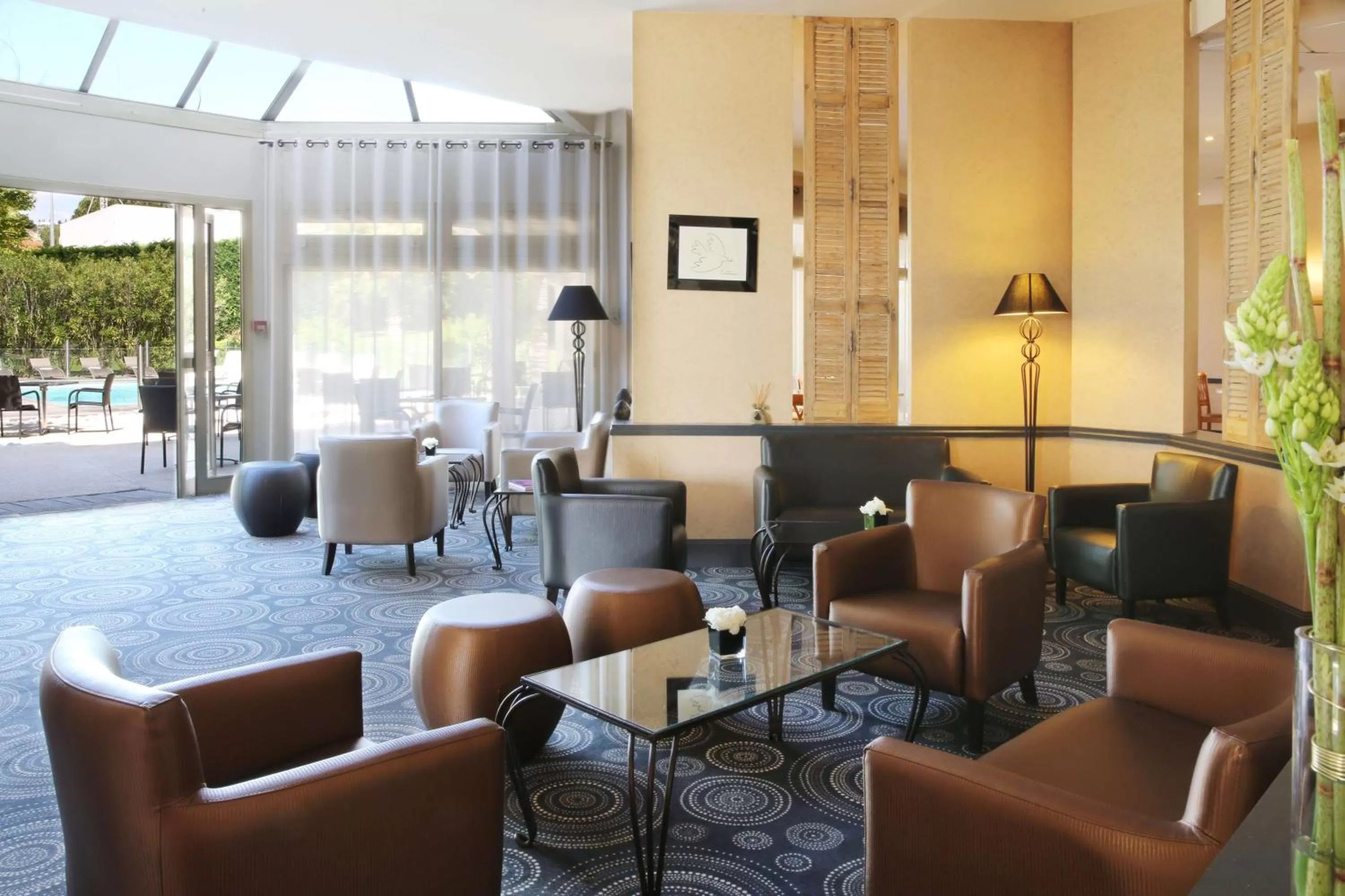 Lounge or bar in Best Western PLUS Elixir Grasse