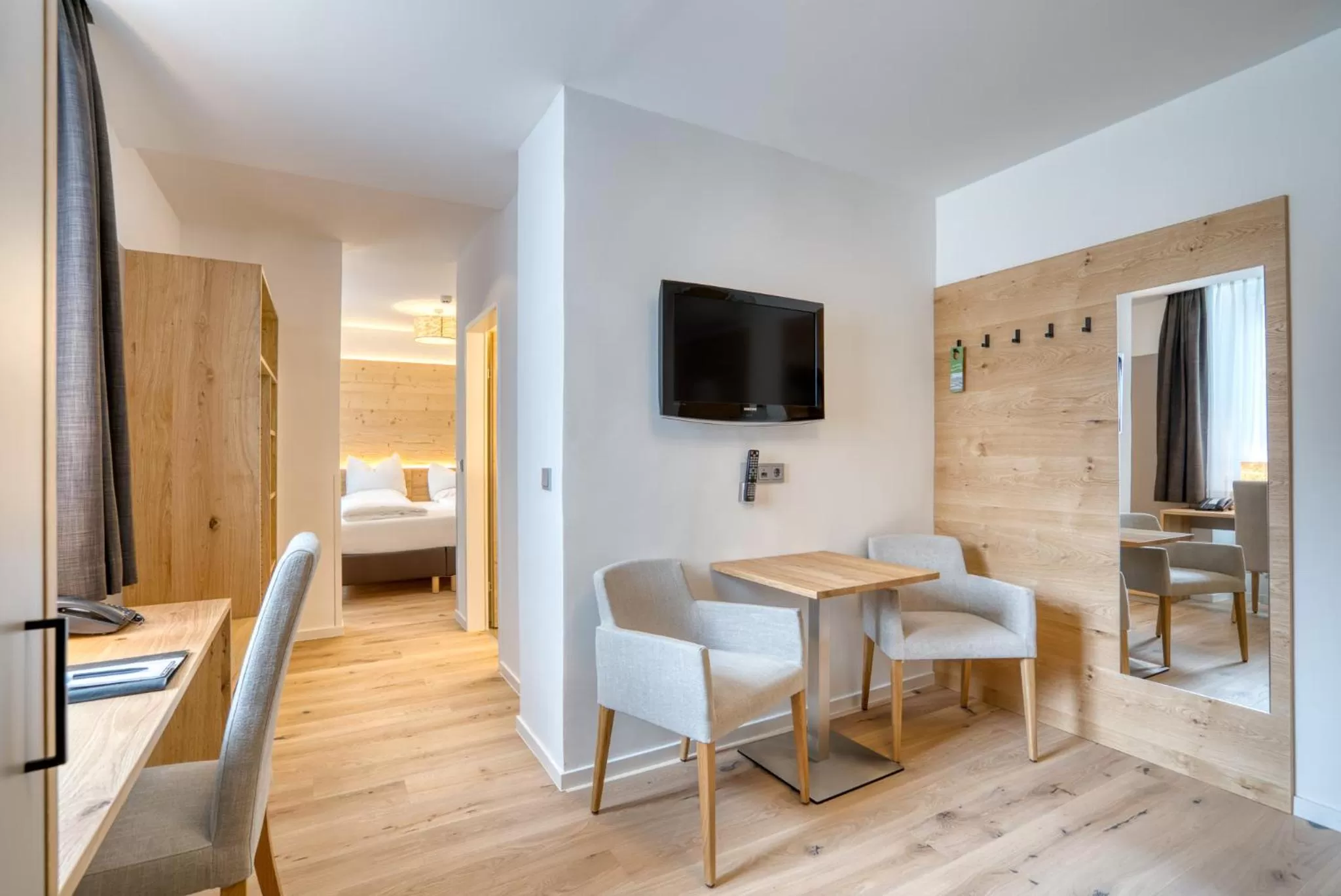 Photo of the whole room, Bed in Leipziger Hof Innsbruck