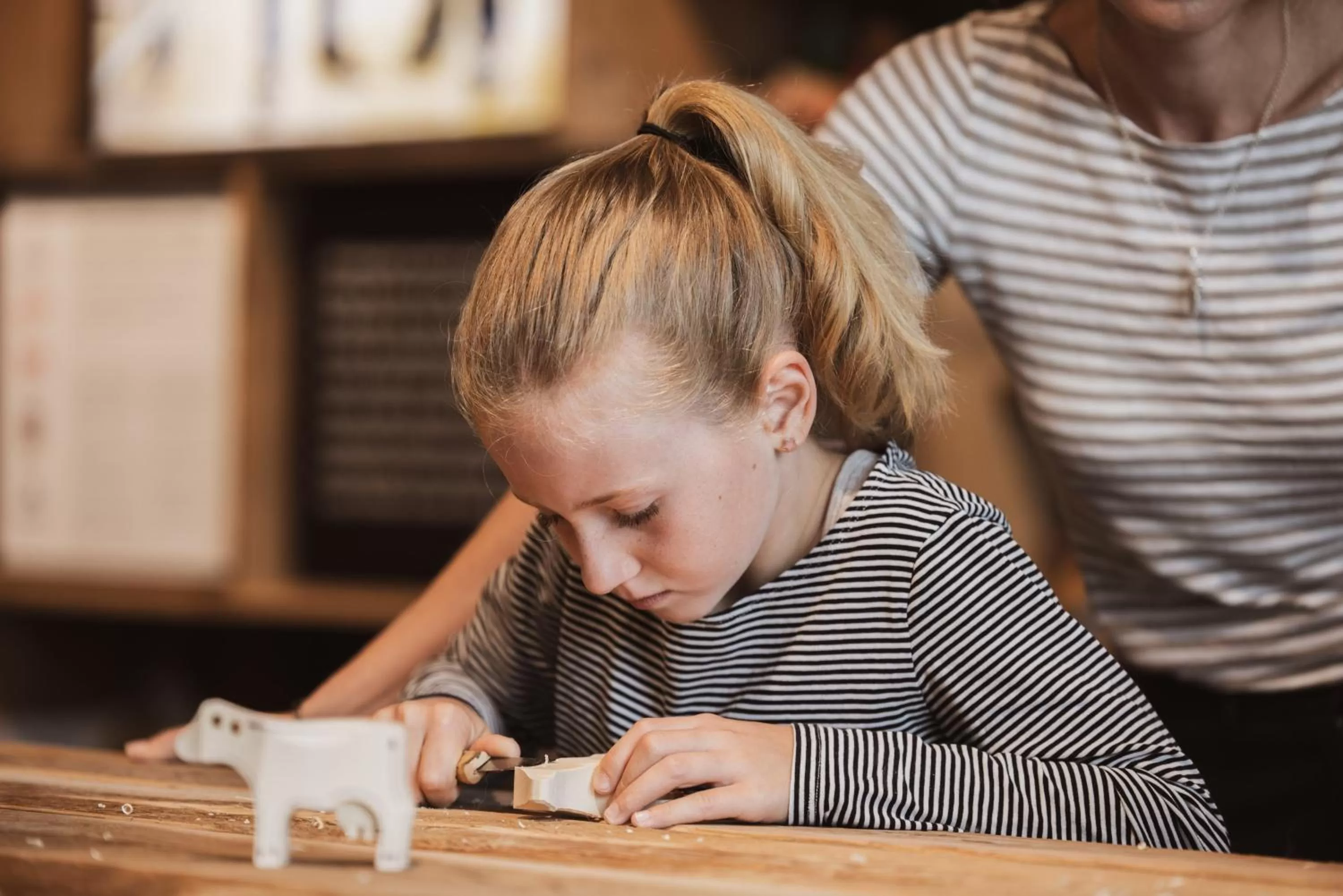 People in Bretterhotel