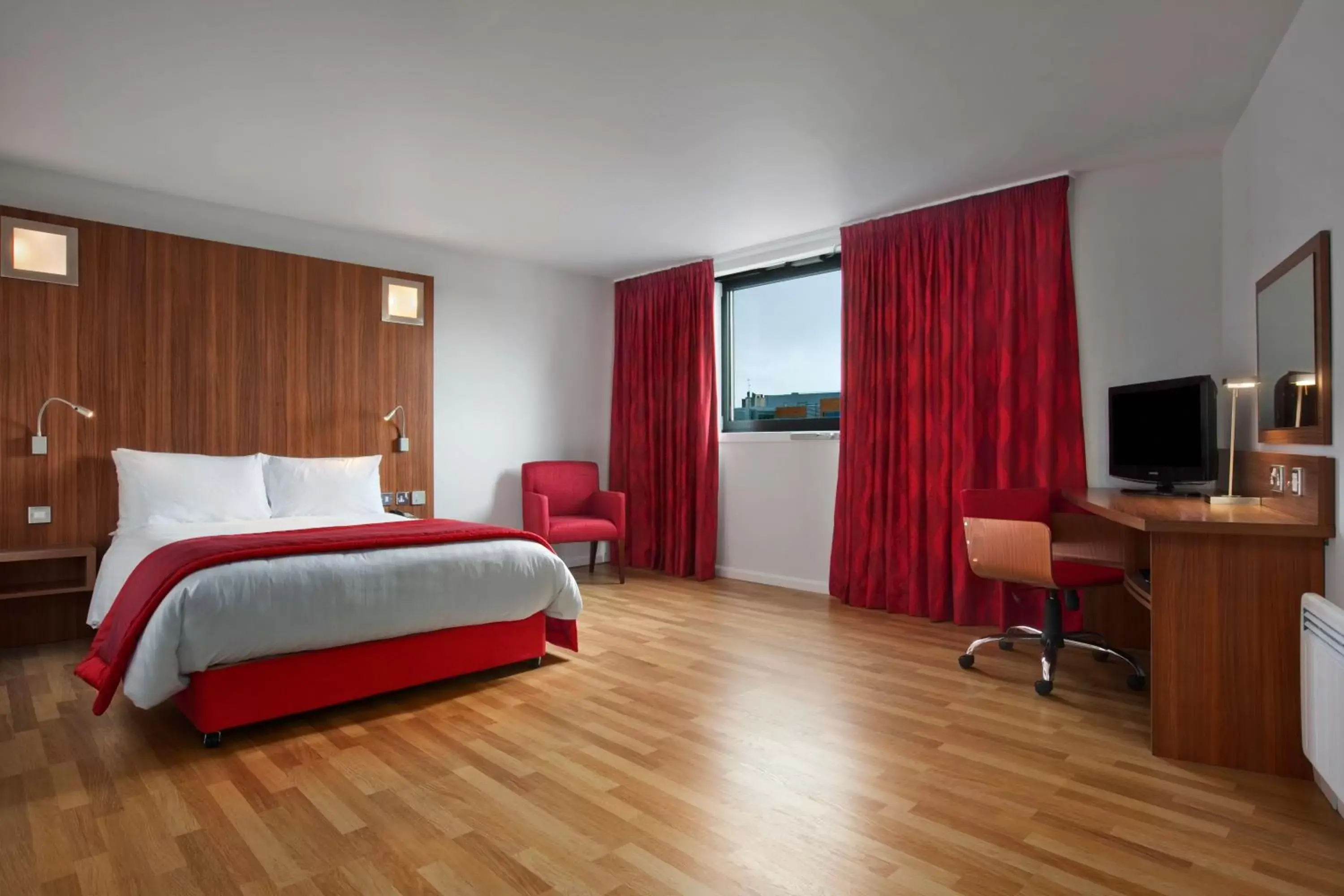 Double Room - Disability Access - Non-Smoking in Ramada Encore Newcastle-Gateshead Double Room - Disability Access - Non-Smoking in Ramada Encore Newcastle-Gateshead