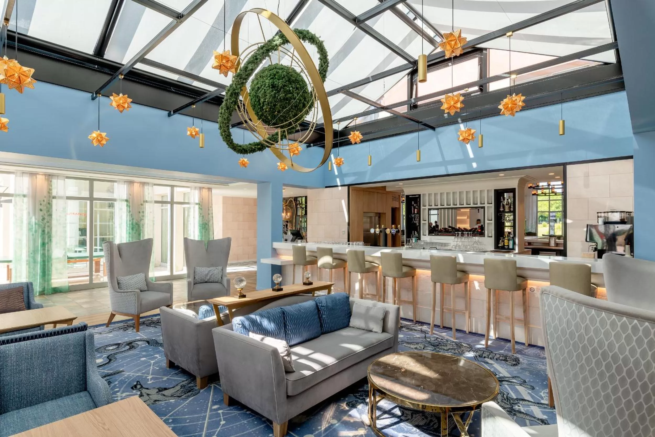 Lounge or bar in Dream Castle Hotel Marne La Vallee